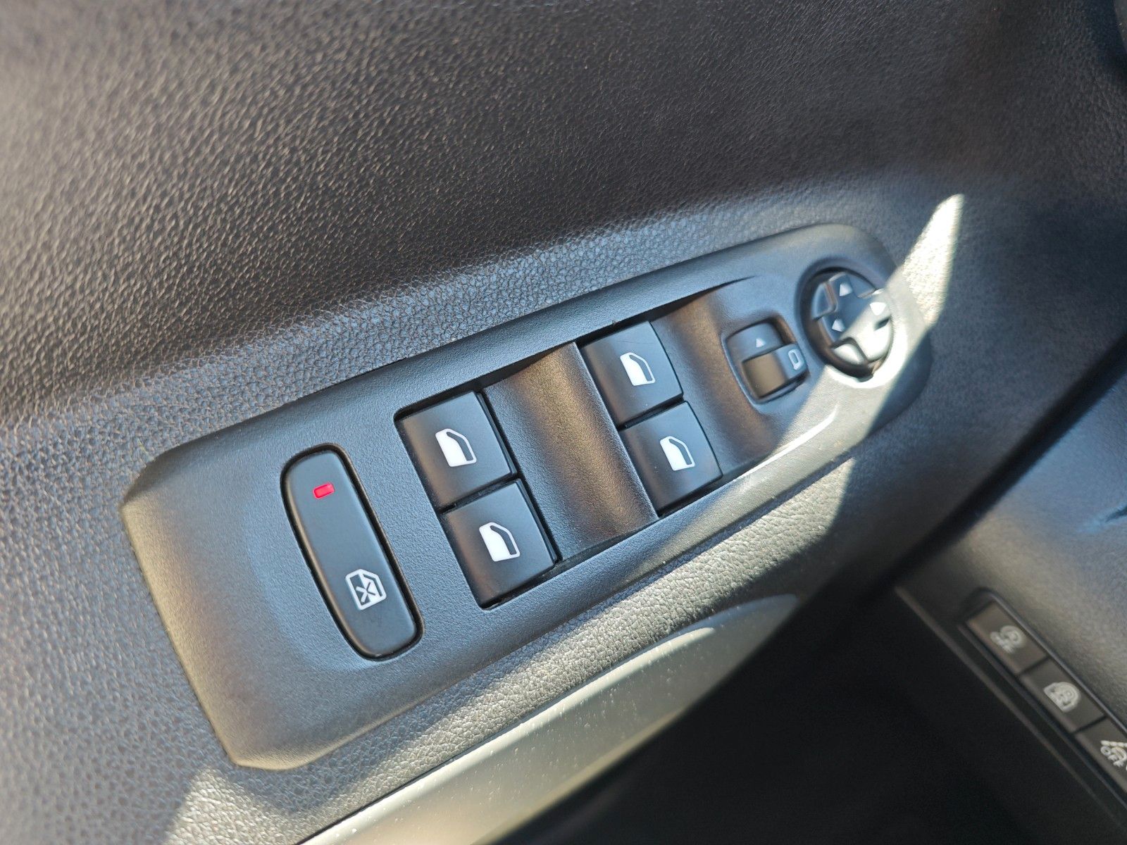 Fahrzeugabbildung Citroën BERLINGO FEEL M*2X SCHIEBETÜR*NAVI*SITZHEIZUNG