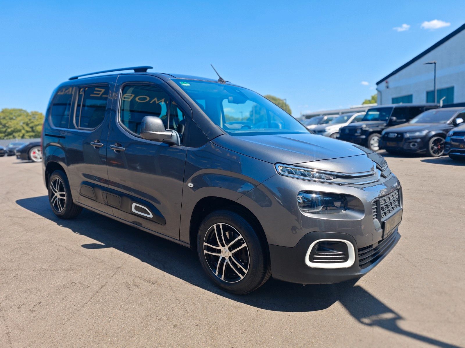 Fahrzeugabbildung Citroën BERLINGO FEEL M*2X SCHIEBETÜR*NAVI*SITZHEIZUNG
