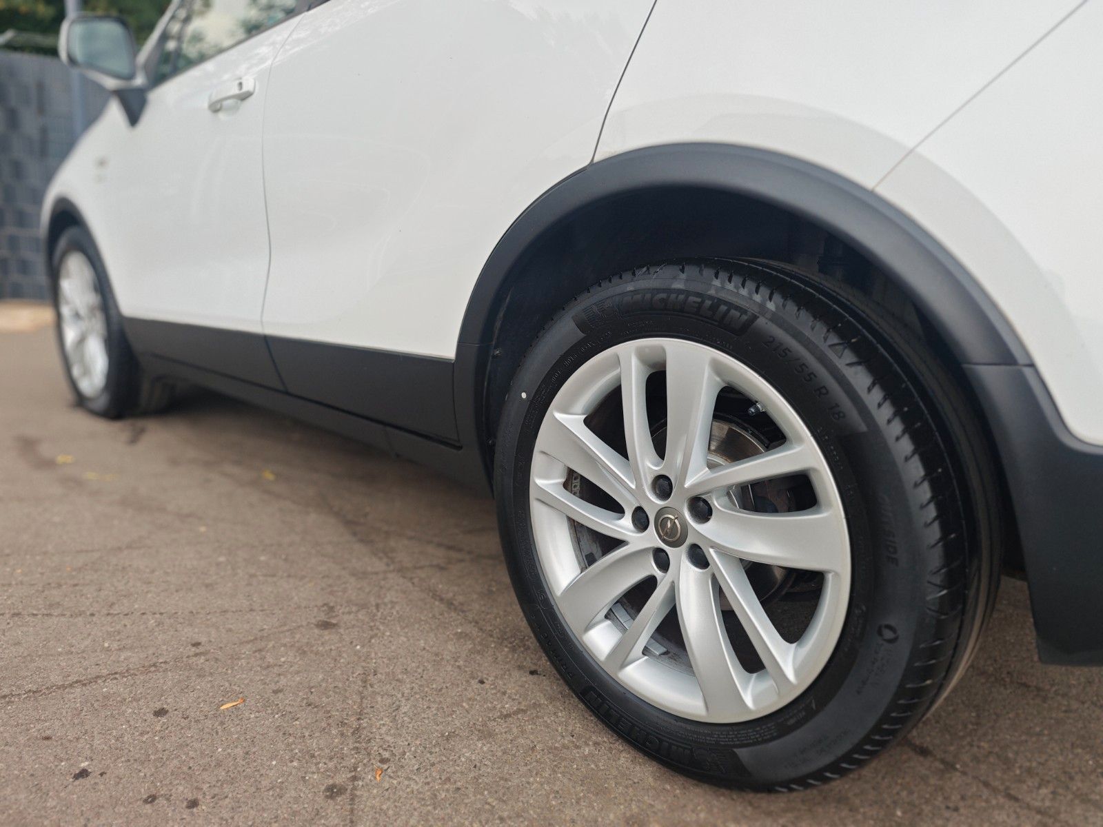 Fahrzeugabbildung Opel MOKKA X ACTIVE*LENKRADHEIZUNG*KAMERA*SITZHEIZUNG