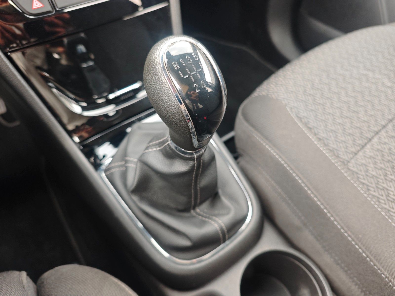 Fahrzeugabbildung Opel MOKKA X ACTIVE*LENKRADHEIZUNG*KAMERA*SITZHEIZUNG