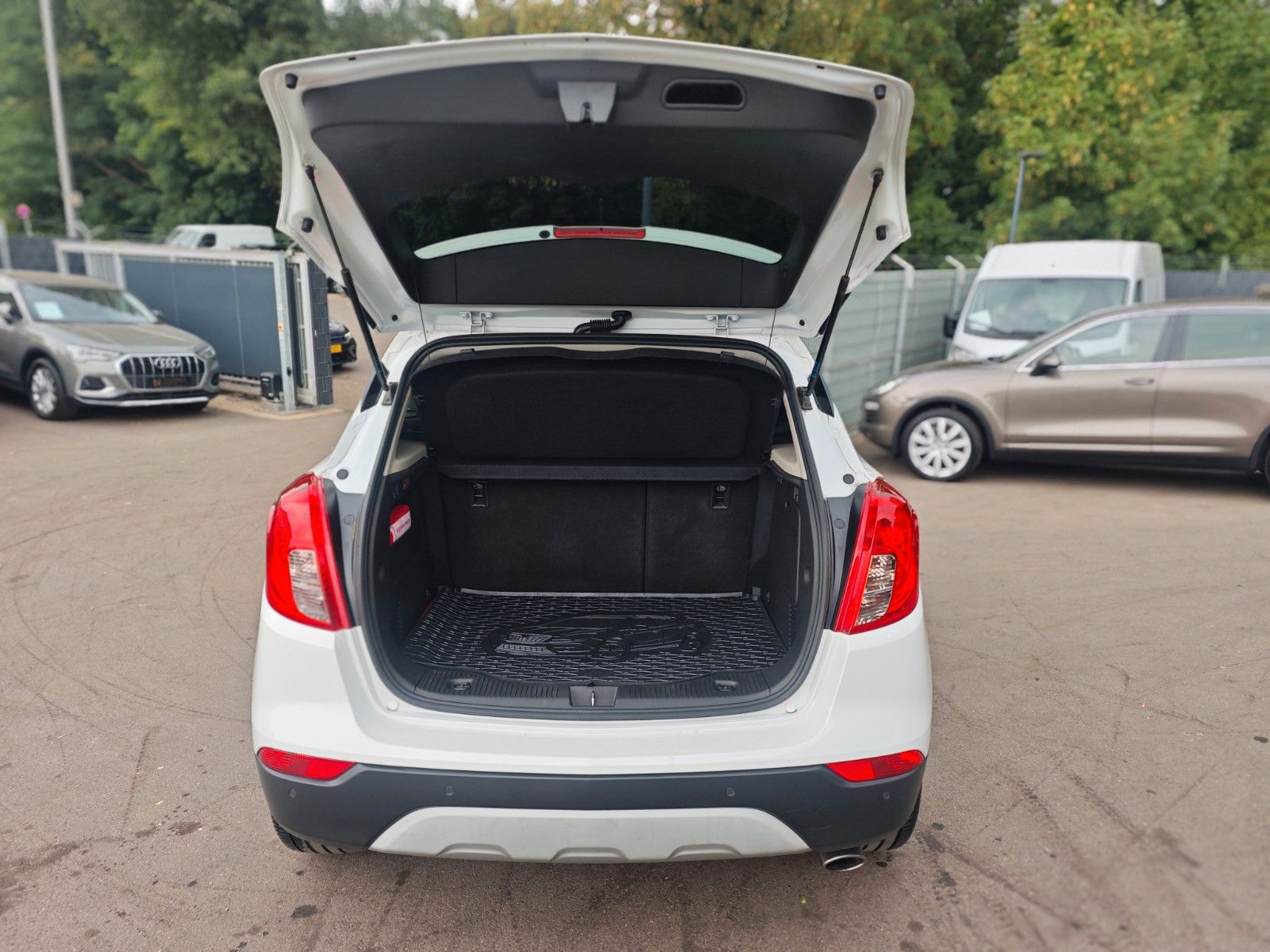 Fahrzeugabbildung Opel MOKKA X ACTIVE*LENKRADHEIZUNG*KAMERA*SITZHEIZUNG