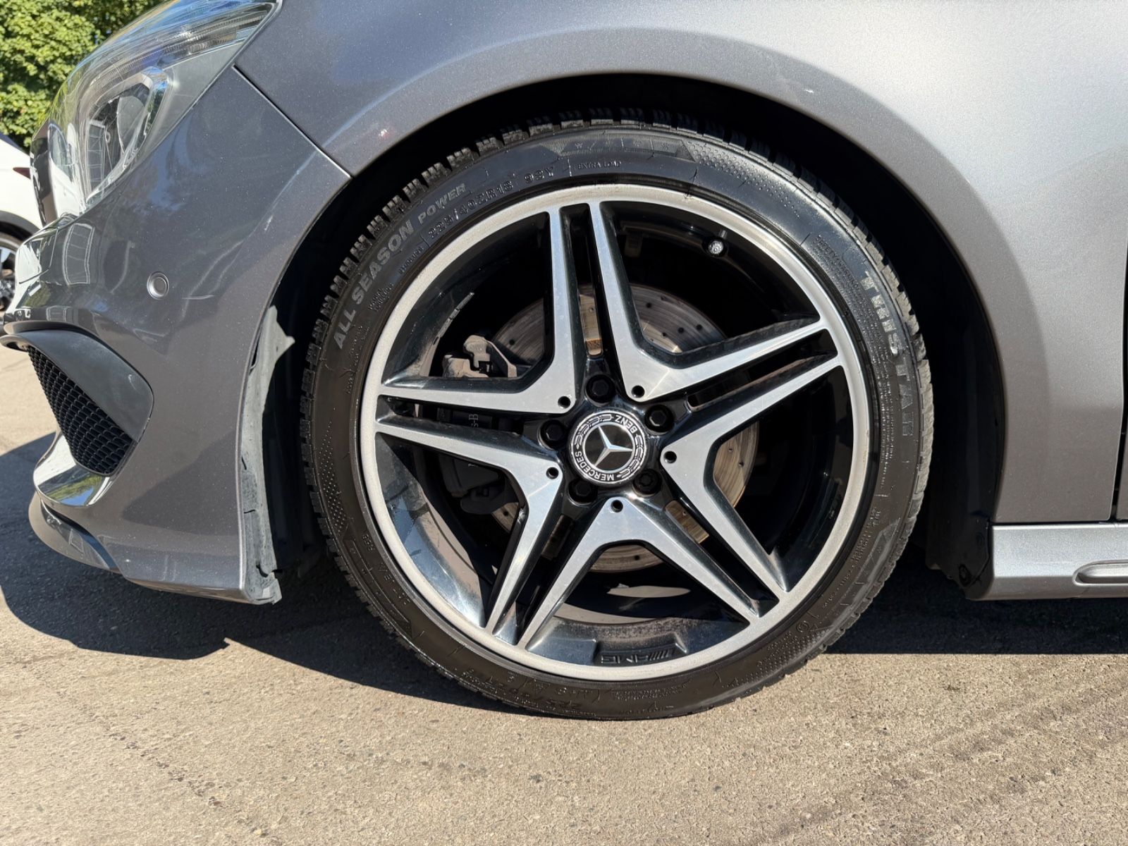 Fahrzeugabbildung Mercedes-Benz CLA 250 SHOOTING BRAKE AMG-LINE *AUT*NAVI*PANO*