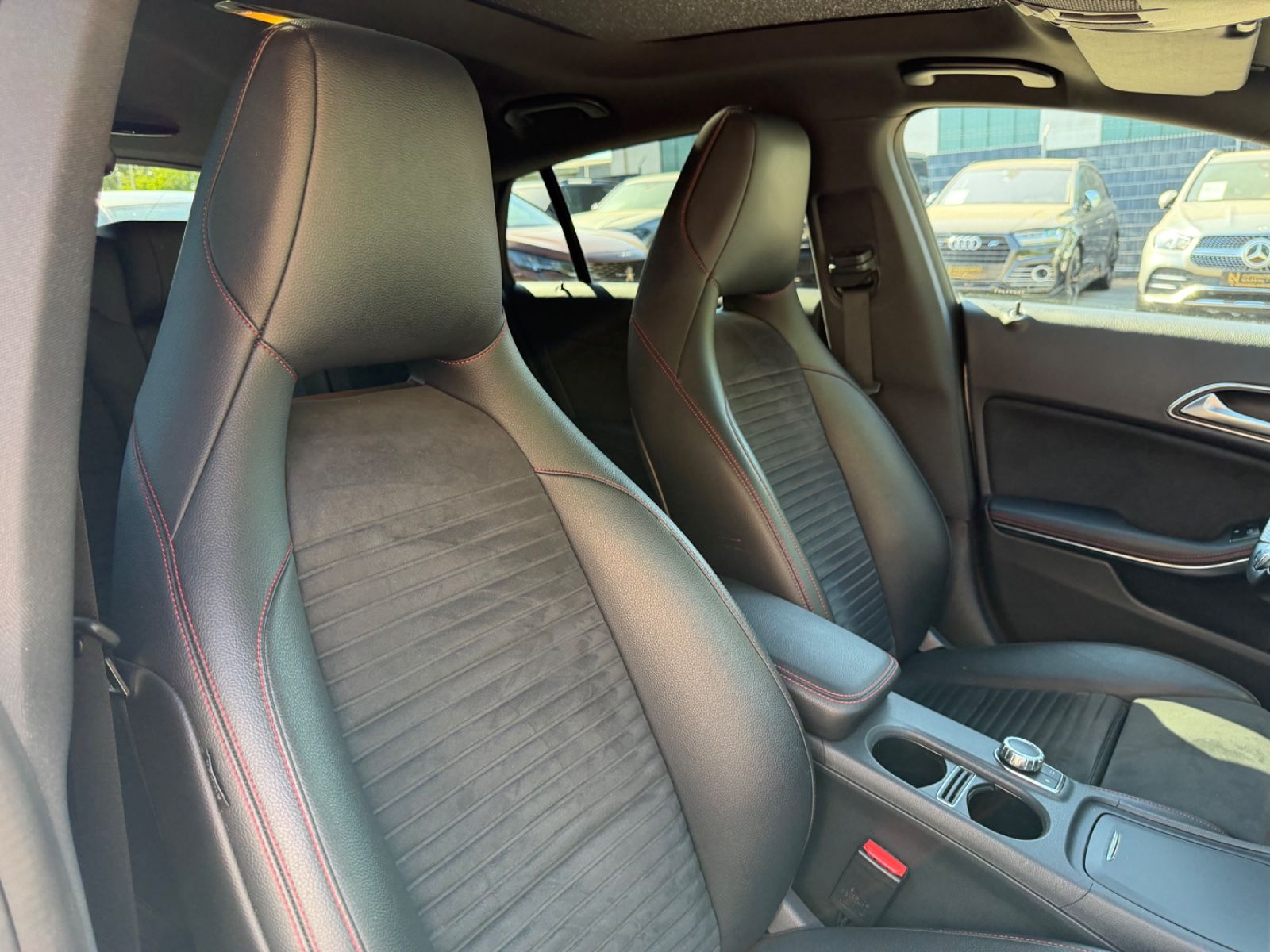 Fahrzeugabbildung Mercedes-Benz CLA 250 SHOOTING BRAKE AMG-LINE *AUT*NAVI*PANO*
