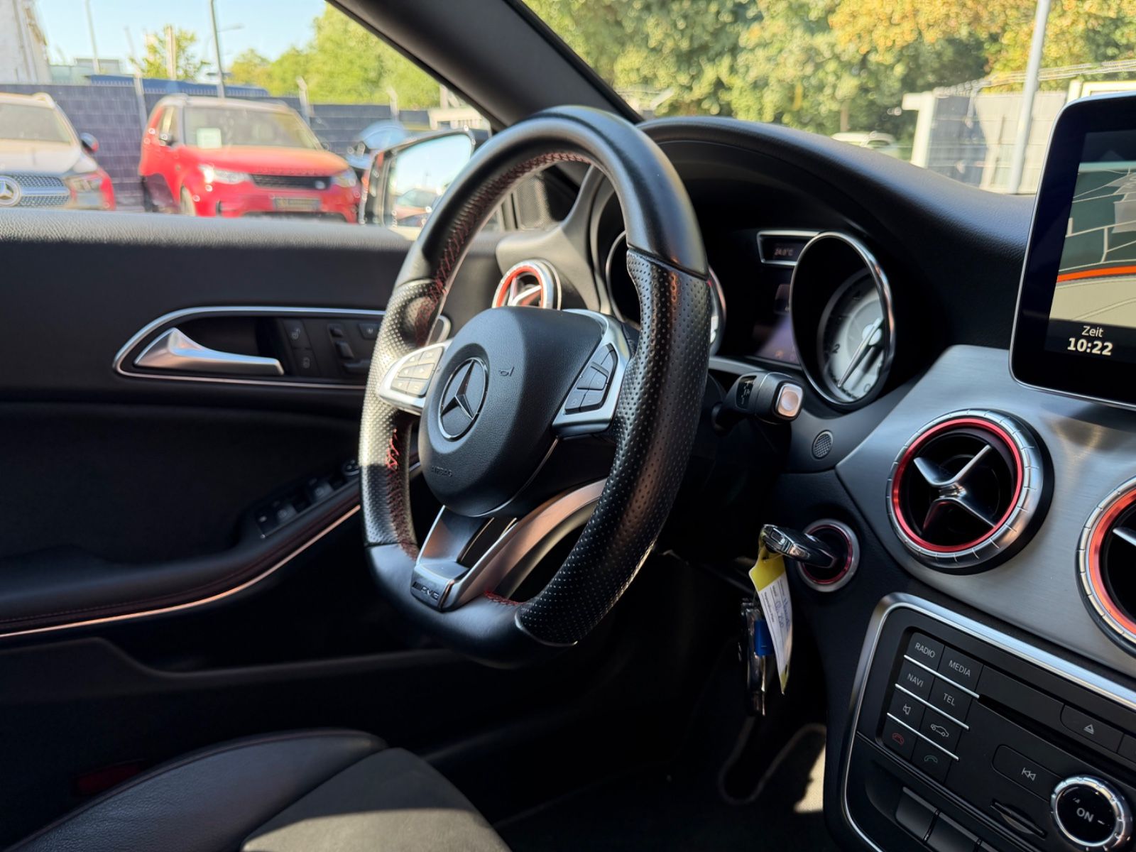 Fahrzeugabbildung Mercedes-Benz CLA 250 SHOOTING BRAKE AMG-LINE *AUT*NAVI*PANO*