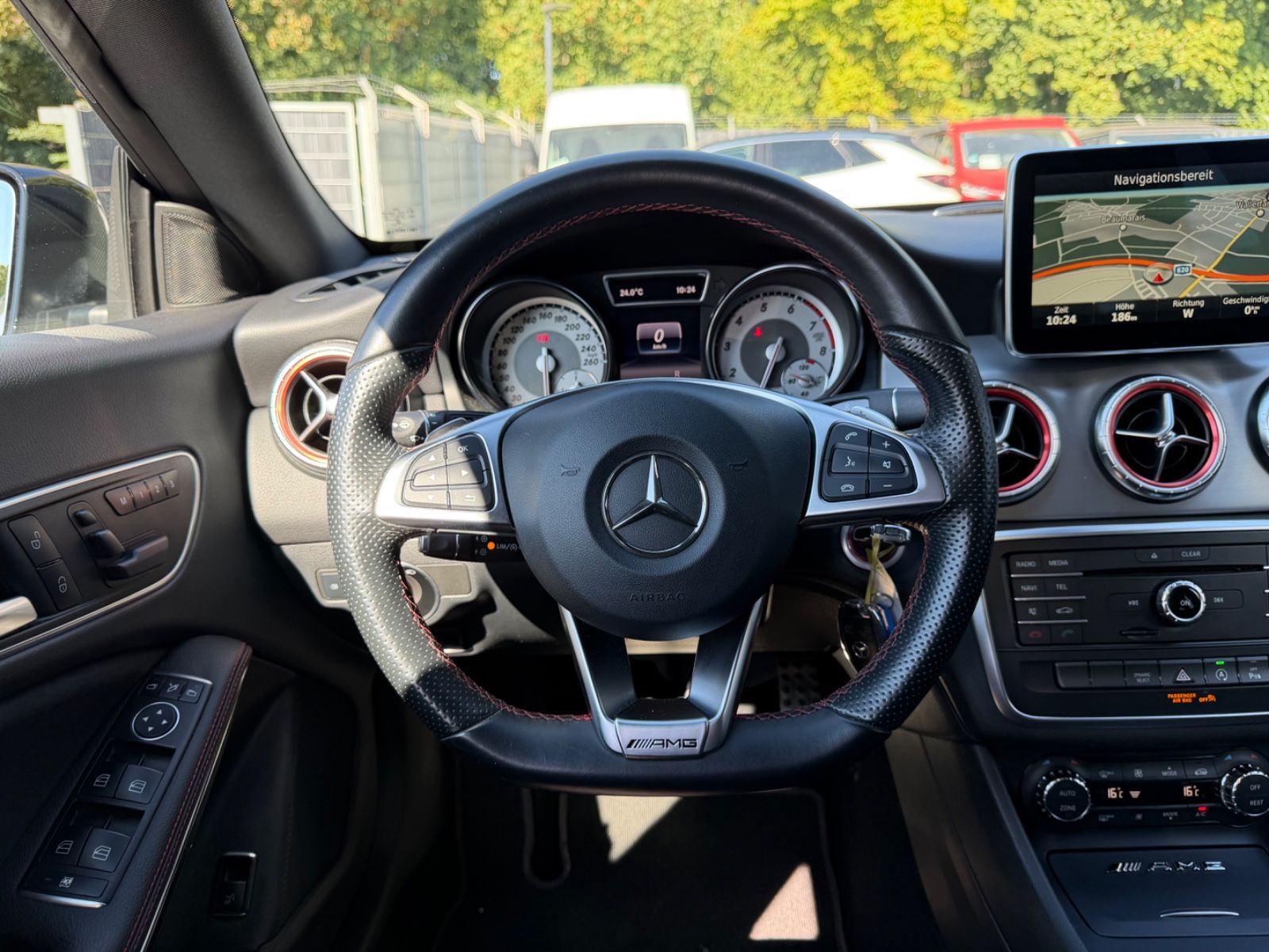Fahrzeugabbildung Mercedes-Benz CLA 250 SHOOTING BRAKE AMG-LINE *AUT*NAVI*PANO*
