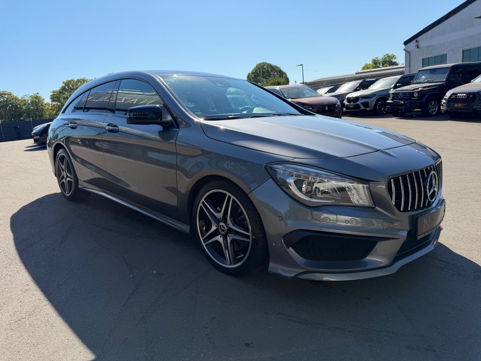 Fahrzeugabbildung Mercedes-Benz CLA 250 SHOOTING BRAKE AMG-LINE *AUT*NAVI*PANO*
