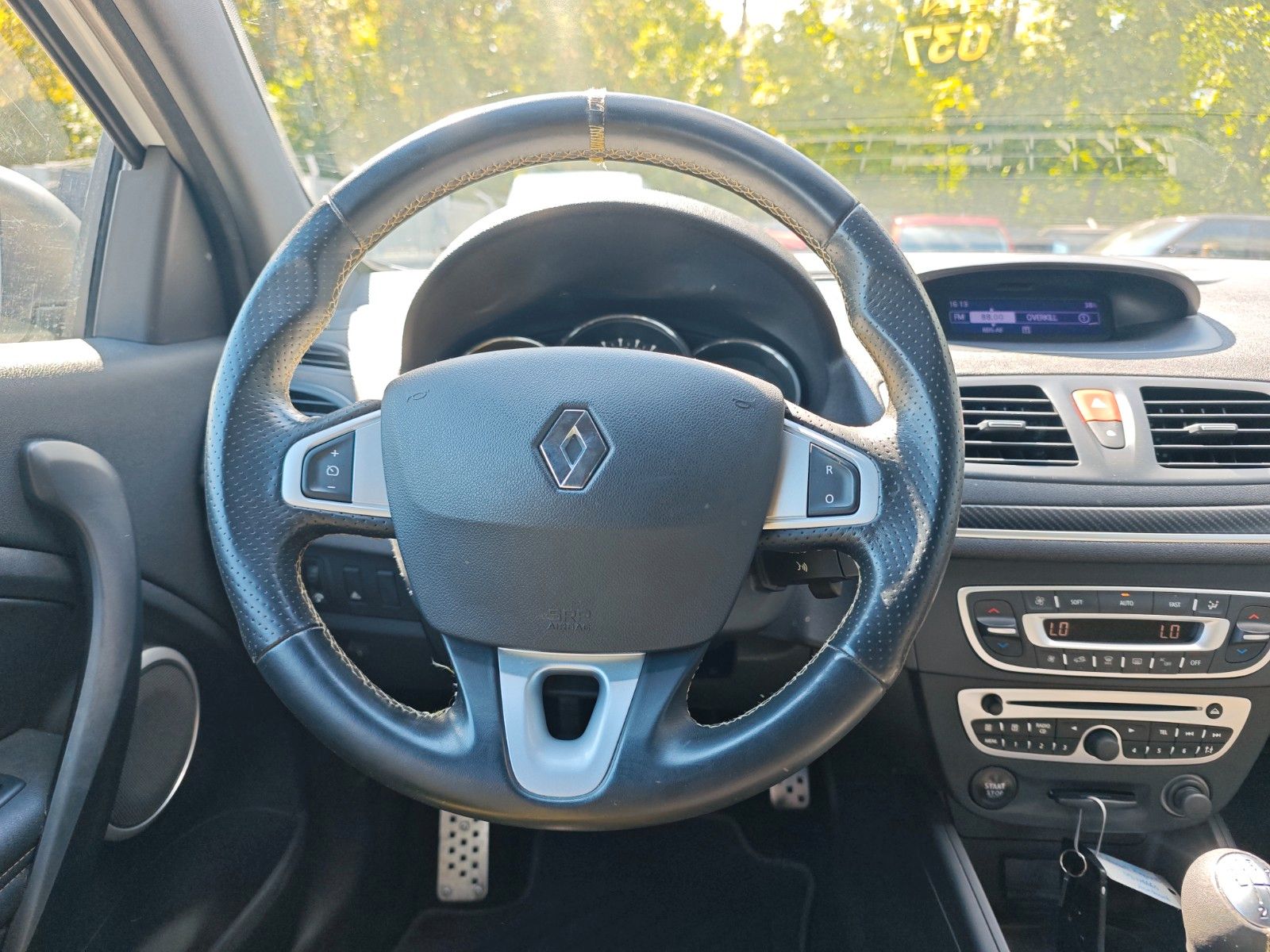 Fahrzeugabbildung Renault MEGANE III COUPE RS CUP*2.HD*RECARO*NO 12/20*TOP