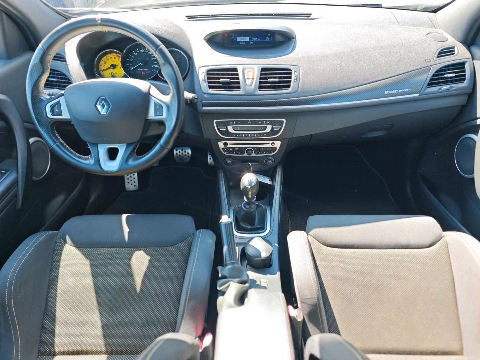 Fahrzeugabbildung Renault MEGANE III COUPE RS CUP*2.HD*RECARO*NO 12/20*TOP