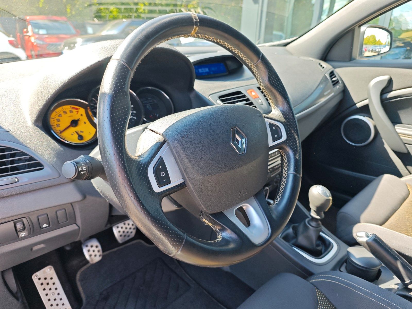 Fahrzeugabbildung Renault MEGANE III COUPE RS CUP*2.HD*RECARO*NO 12/20*TOP