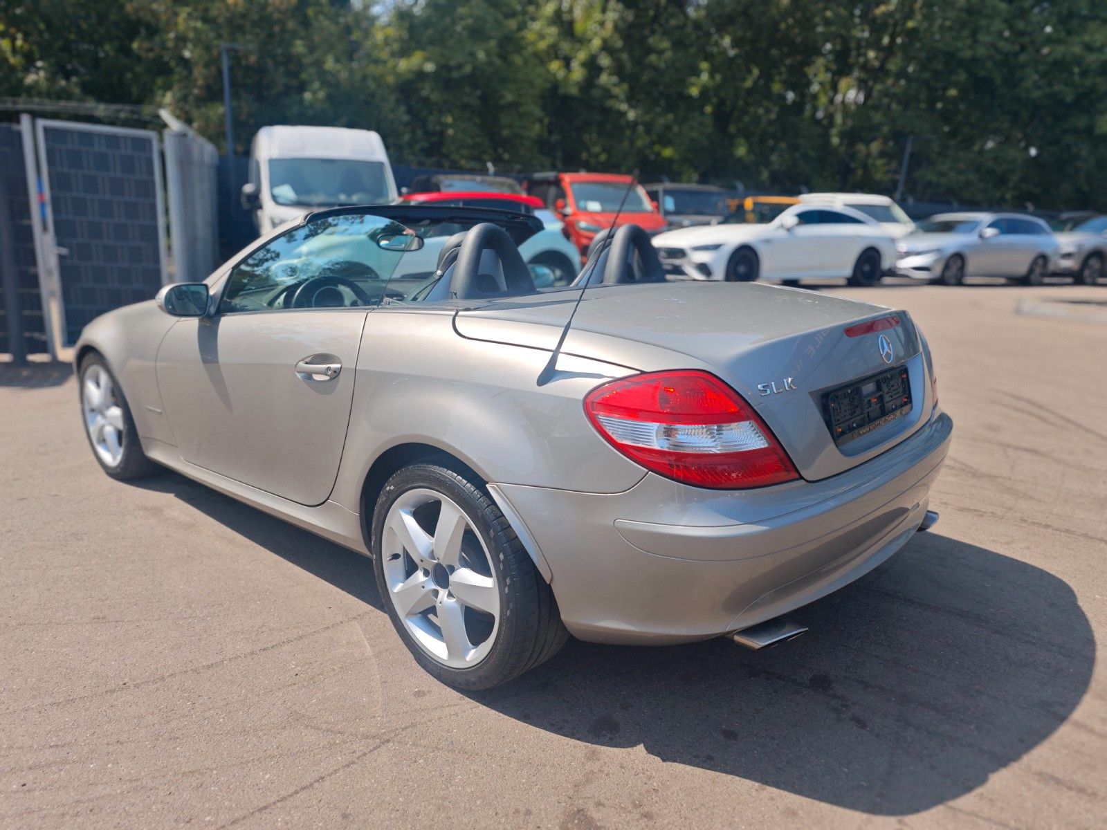 Fahrzeugabbildung Mercedes-Benz SLK 200 SLK ROADSTER*SHZ*KLIMAAUTO.*TEMPOMAT*