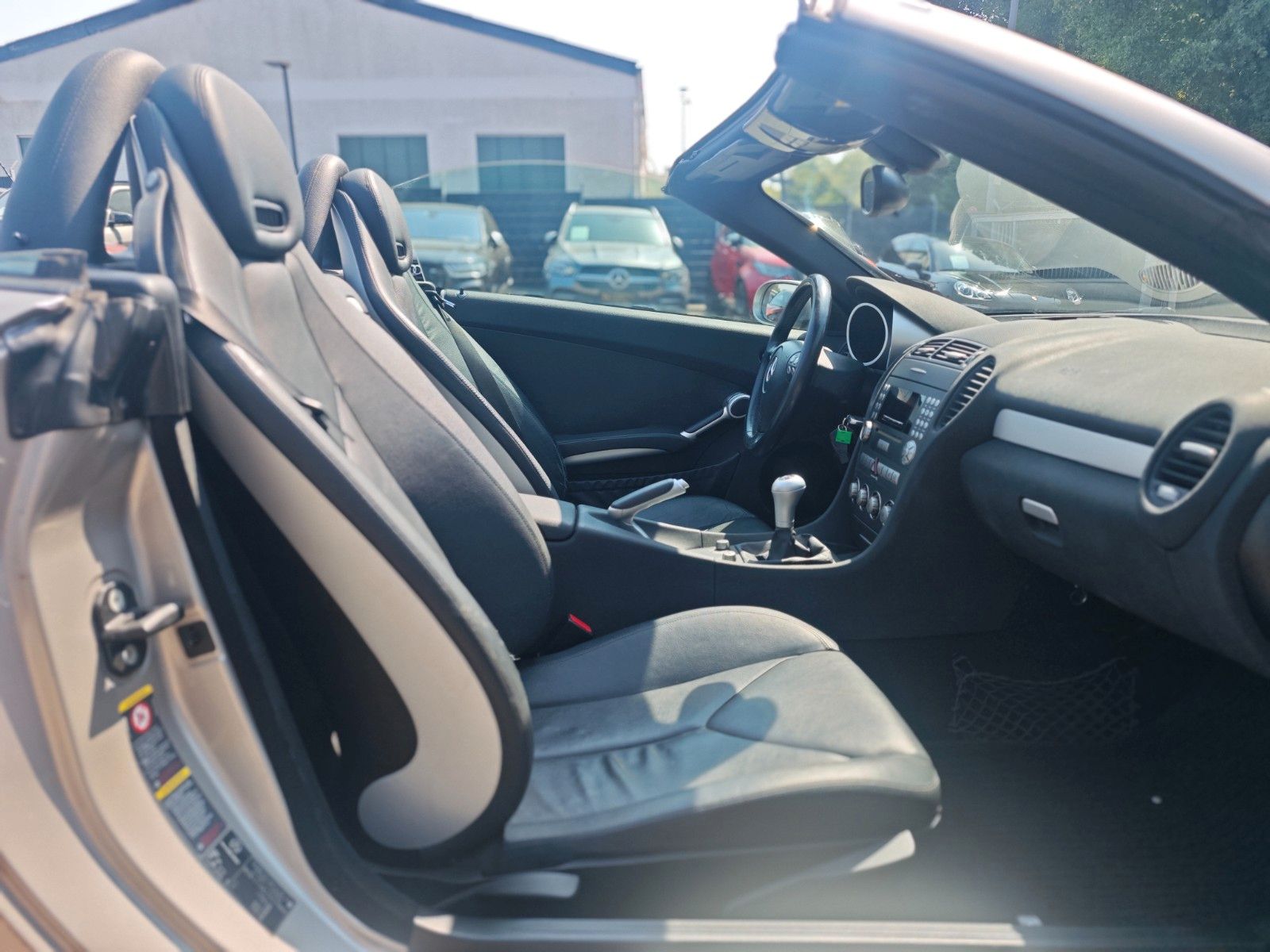 Fahrzeugabbildung Mercedes-Benz SLK 200 SLK ROADSTER*SHZ*KLIMAAUTO.*TEMPOMAT*