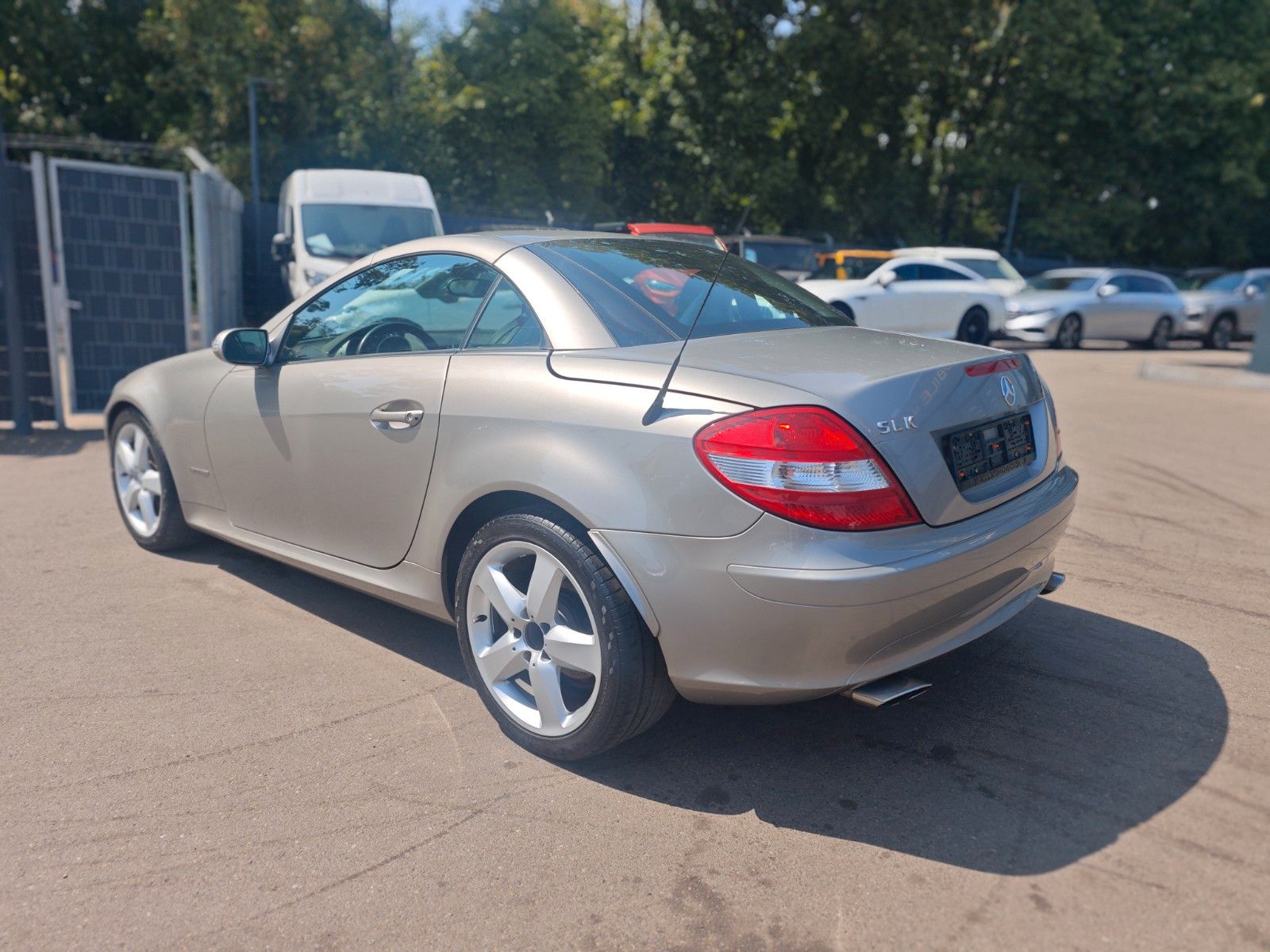Fahrzeugabbildung Mercedes-Benz SLK 200 SLK ROADSTER*SHZ*KLIMAAUTO.*TEMPOMAT*