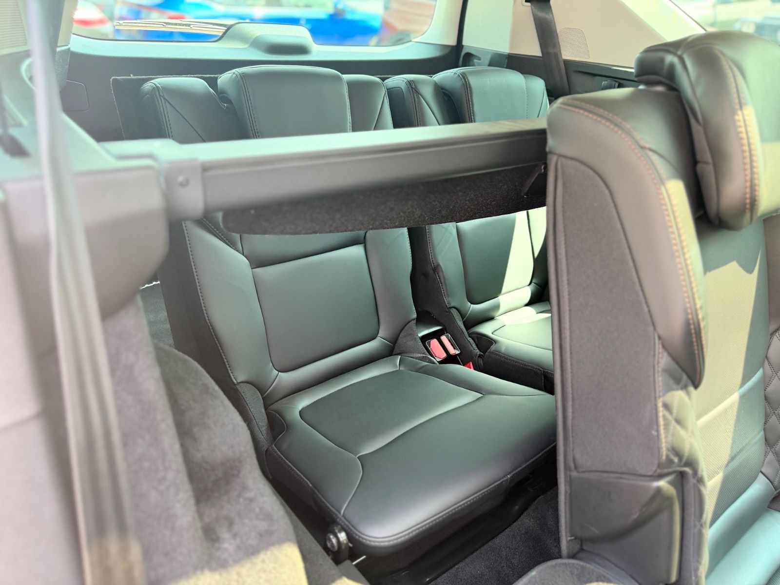 Fahrzeugabbildung Renault ESPACE V INITIALE PARIS*7 SITZER*AUT*BOSE*MATRIX