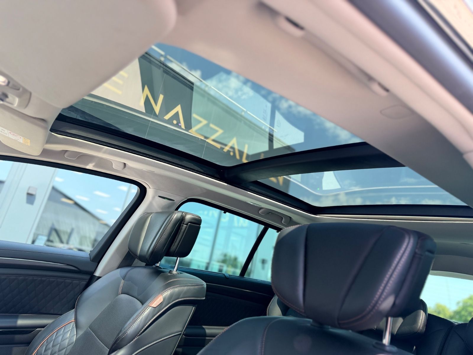 Fahrzeugabbildung Renault ESPACE V INITIALE PARIS*7 SITZER*AUT*BOSE*MATRIX