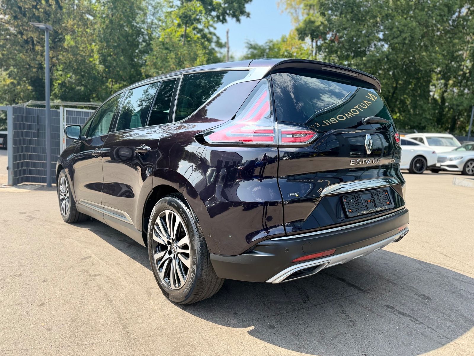 Fahrzeugabbildung Renault ESPACE V INITIALE PARIS*7 SITZER*AUT*BOSE*MATRIX