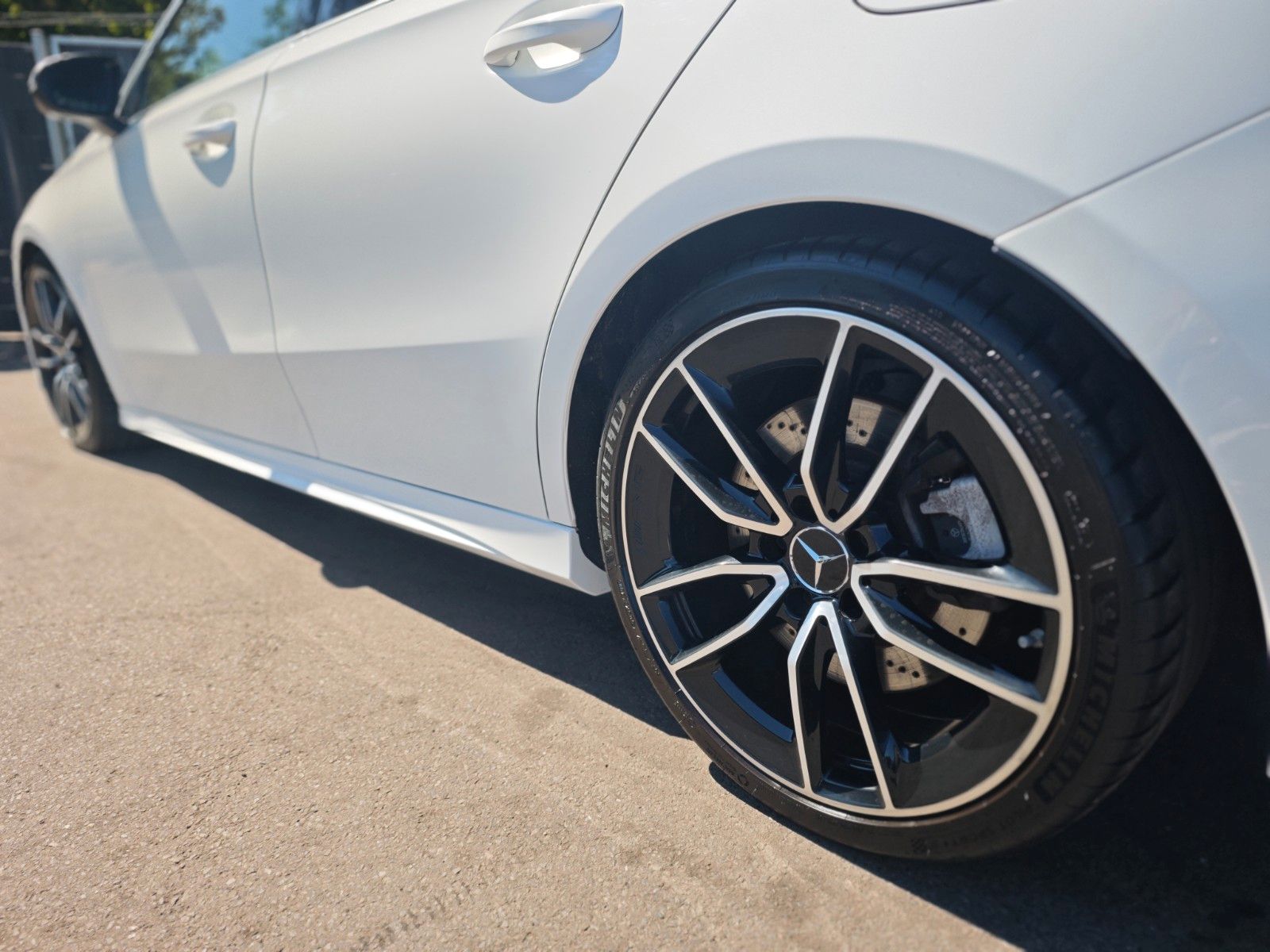 Fahrzeugabbildung Mercedes-Benz A 35 AMG 4MATIC *MULTIBEAM*BURMESTER*ASSIST*