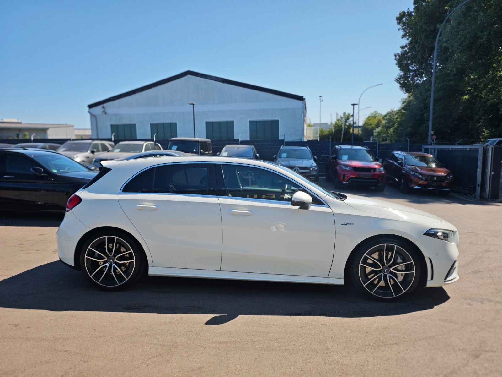 Fahrzeugabbildung Mercedes-Benz A 35 AMG 4MATIC *MULTIBEAM*BURMESTER*ASSIST*
