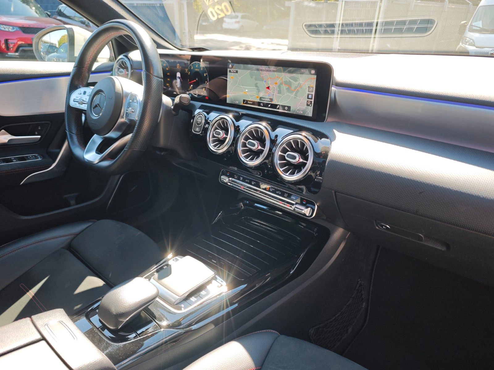 Fahrzeugabbildung Mercedes-Benz A 35 AMG 4MATIC *MULTIBEAM*BURMESTER*ASSIST*