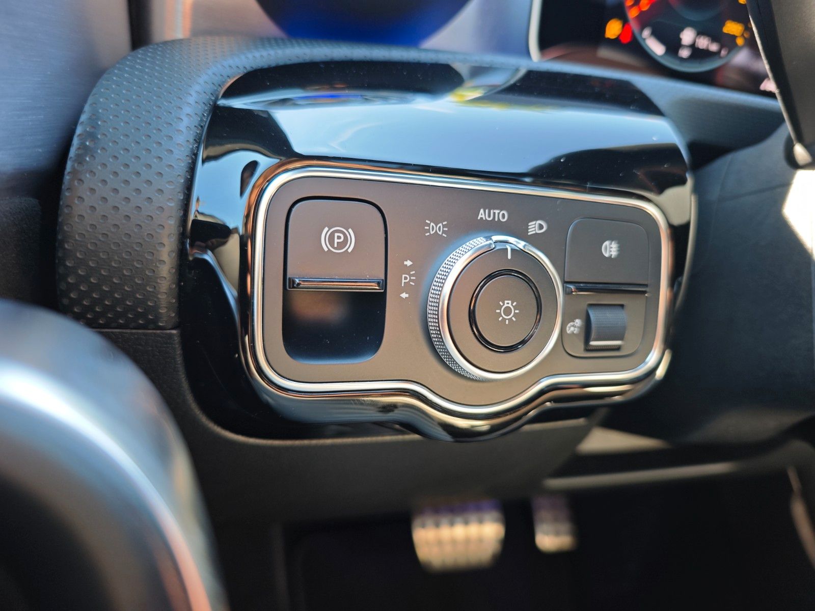 Fahrzeugabbildung Mercedes-Benz A 35 AMG 4MATIC *MULTIBEAM*BURMESTER*ASSIST*