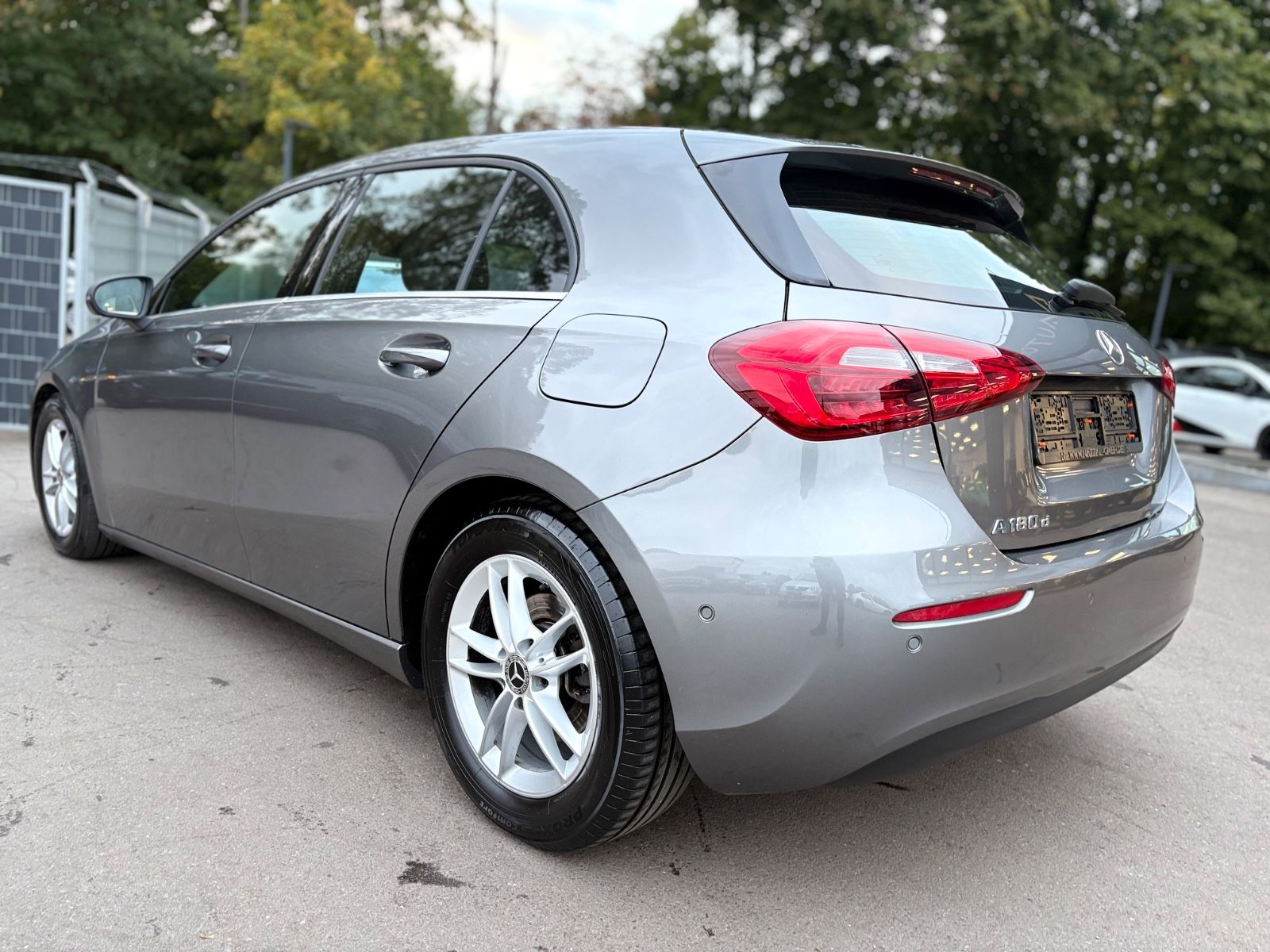 Fahrzeugabbildung Mercedes-Benz A 180d *AUT*MULTIBEAM*TEILLEDER*KAMERA*TOP*