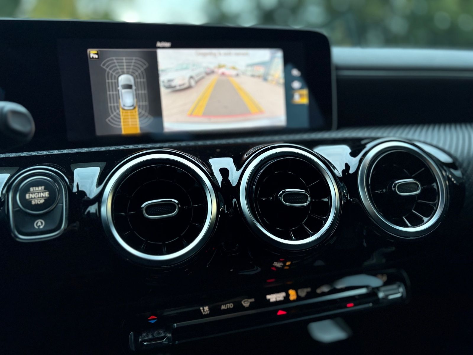 Fahrzeugabbildung Mercedes-Benz A 180d *AUT*MULTIBEAM*TEILLEDER*KAMERA*TOP*