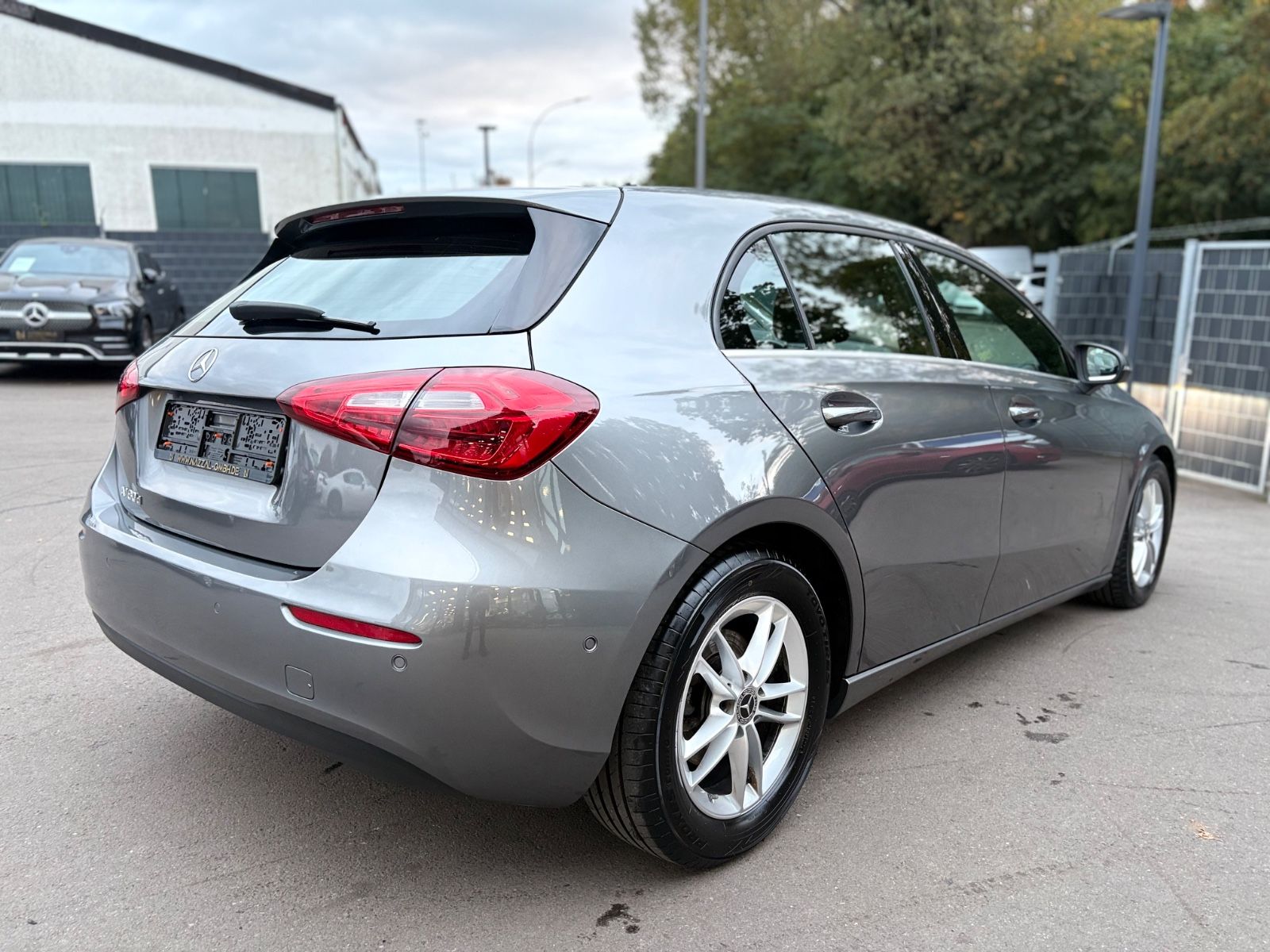 Fahrzeugabbildung Mercedes-Benz A 180d *AUT*MULTIBEAM*TEILLEDER*KAMERA*TOP*