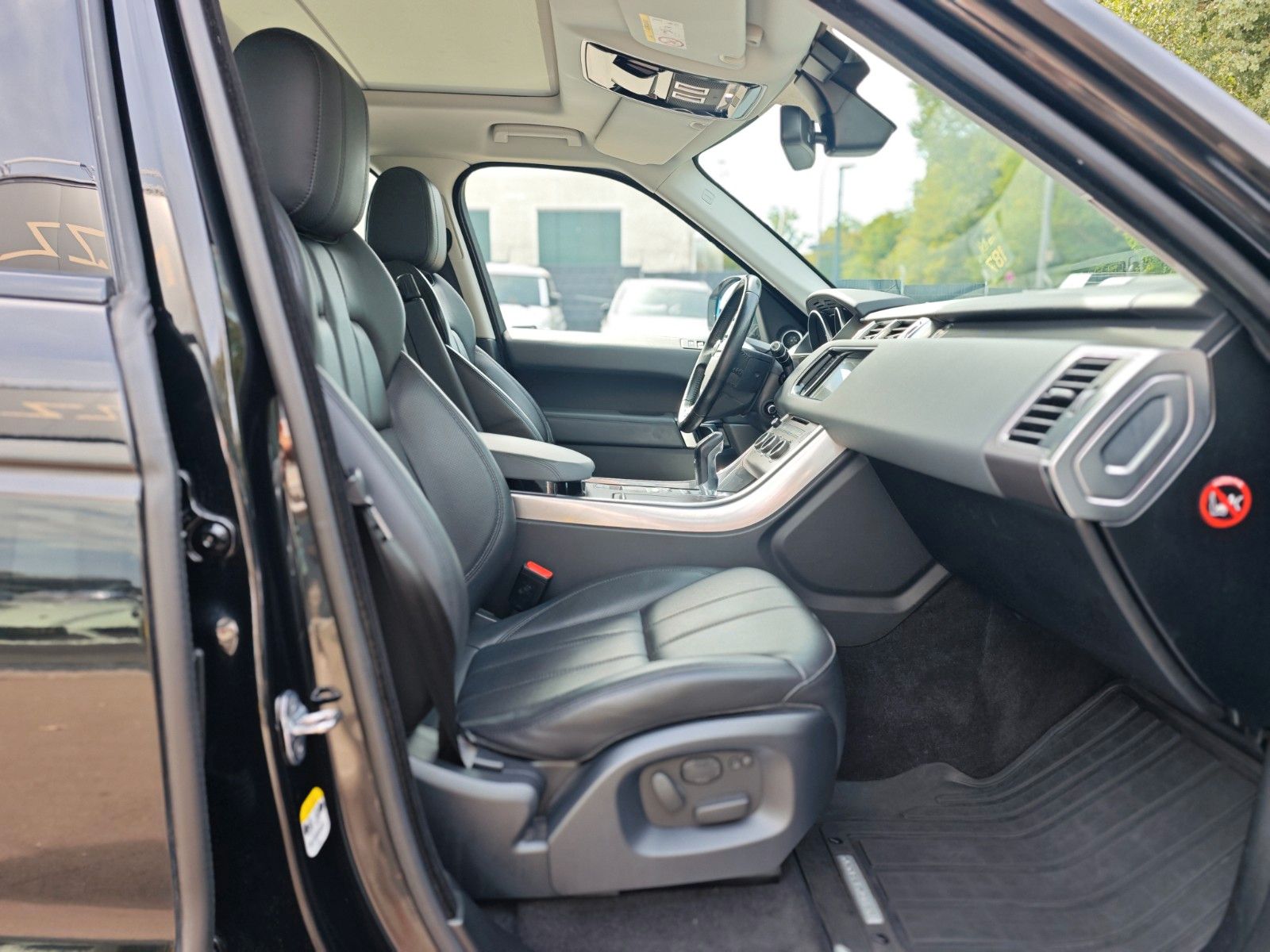 Fahrzeugabbildung Land Rover RANGE ROVER SPORT SDV6 HSE*KAMERA*MERIDAN*AHK*
