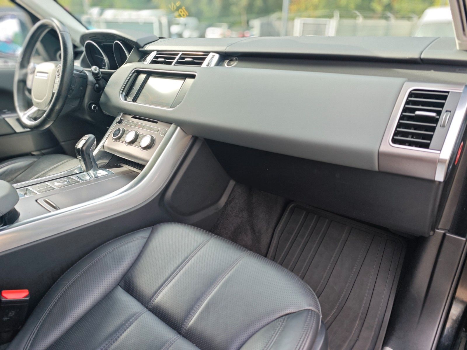 Fahrzeugabbildung Land Rover RANGE ROVER SPORT SDV6 HSE*KAMERA*MERIDAN*AHK*