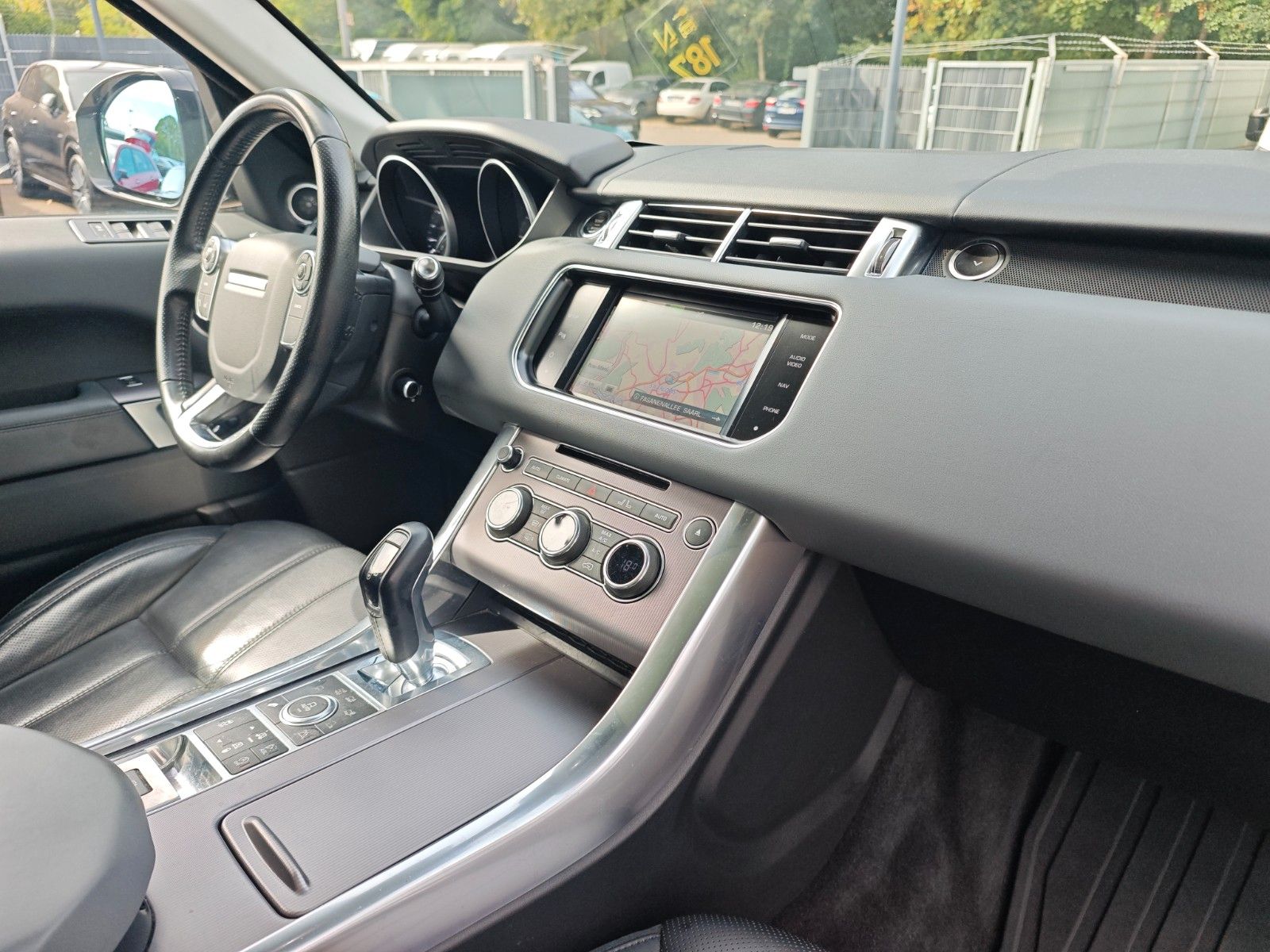 Fahrzeugabbildung Land Rover RANGE ROVER SPORT SDV6 HSE*KAMERA*MERIDAN*AHK*