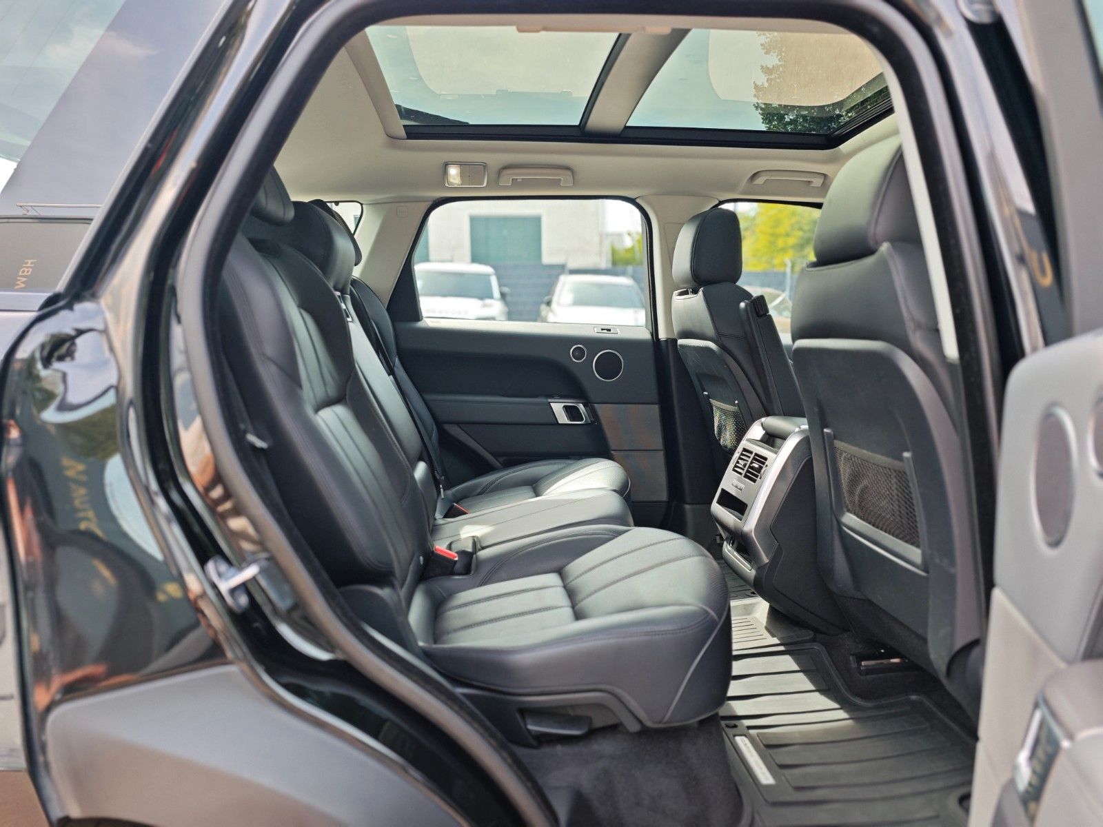 Fahrzeugabbildung Land Rover RANGE ROVER SPORT SDV6 HSE*KAMERA*MERIDAN*AHK*
