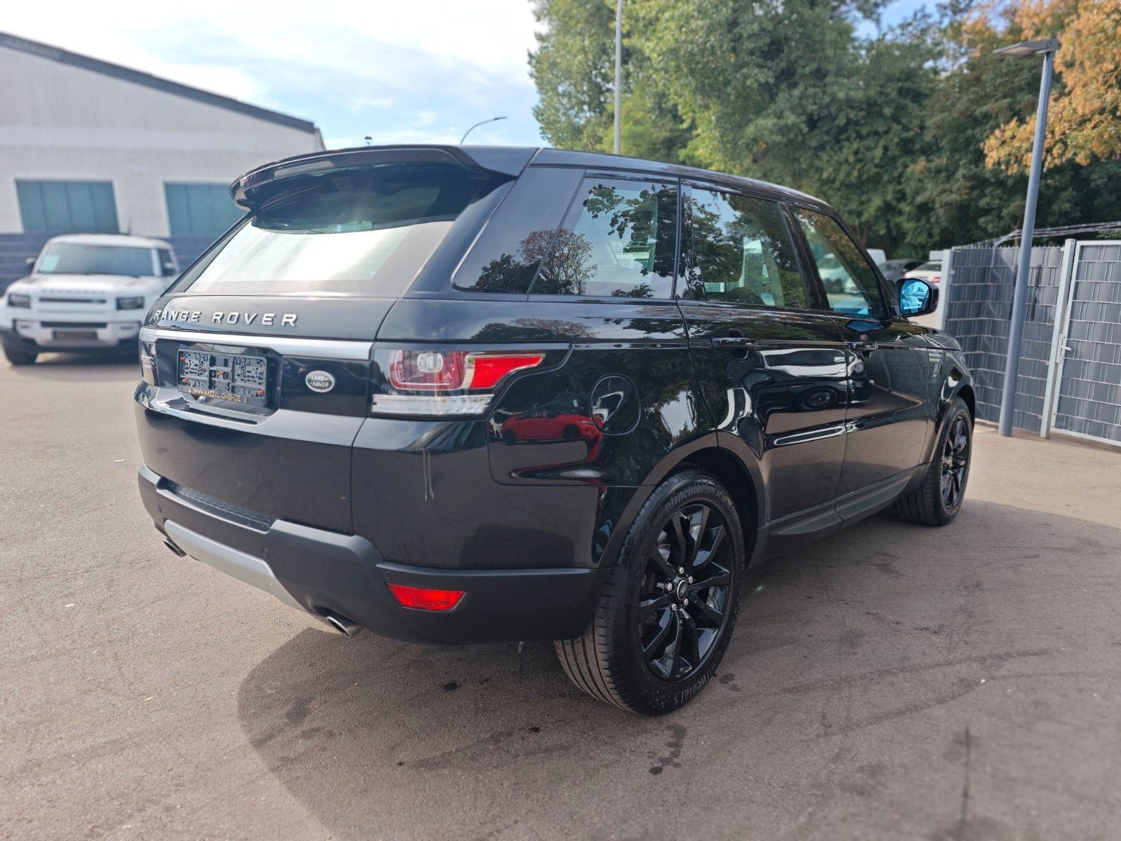Fahrzeugabbildung Land Rover RANGE ROVER SPORT SDV6 HSE*KAMERA*MERIDAN*AHK*