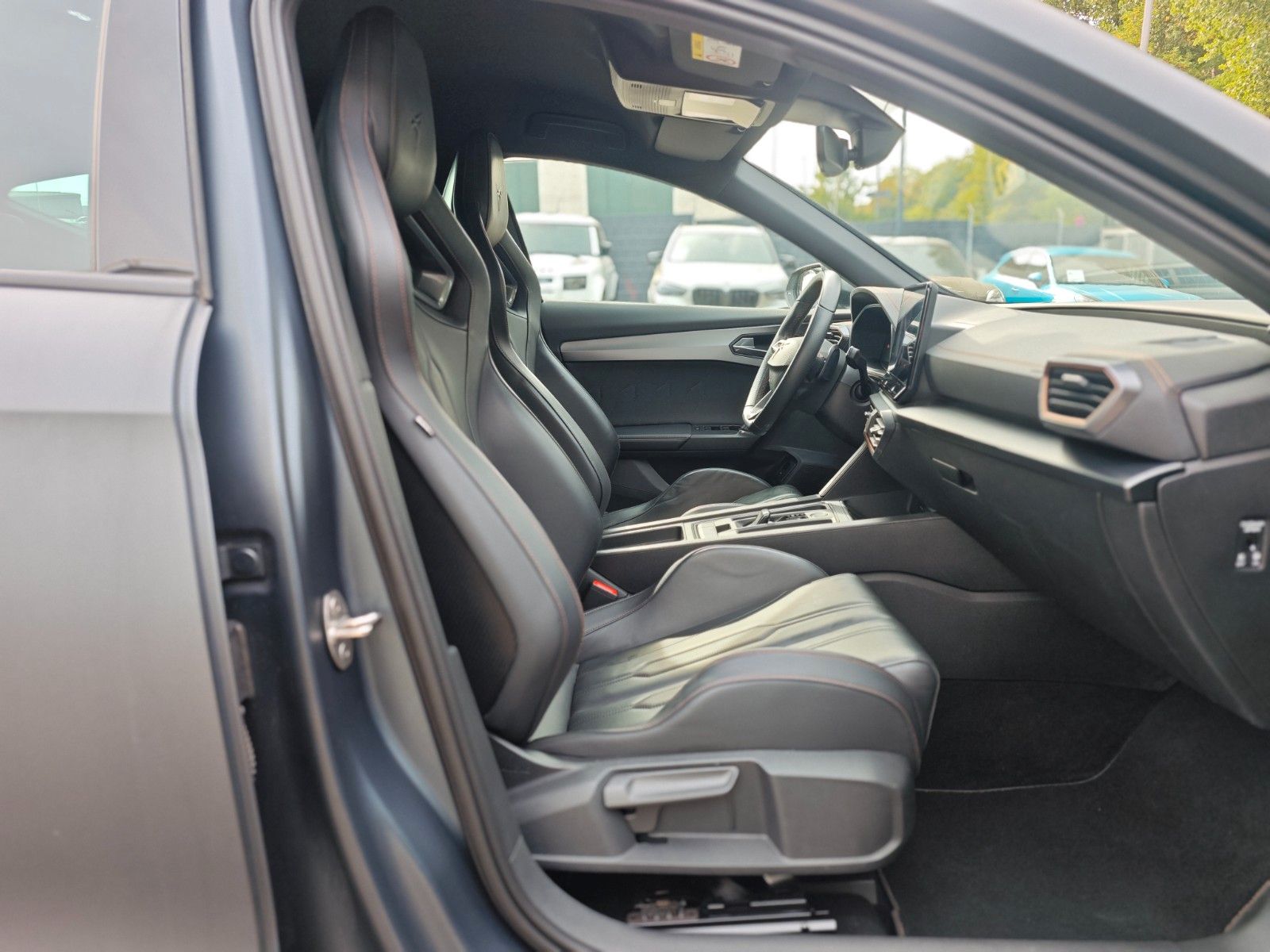 Fahrzeugabbildung CUPRA FORMENTOR VZ5 4DRIVE*MAGNE TECH MATT*1.HD*SCHALE
