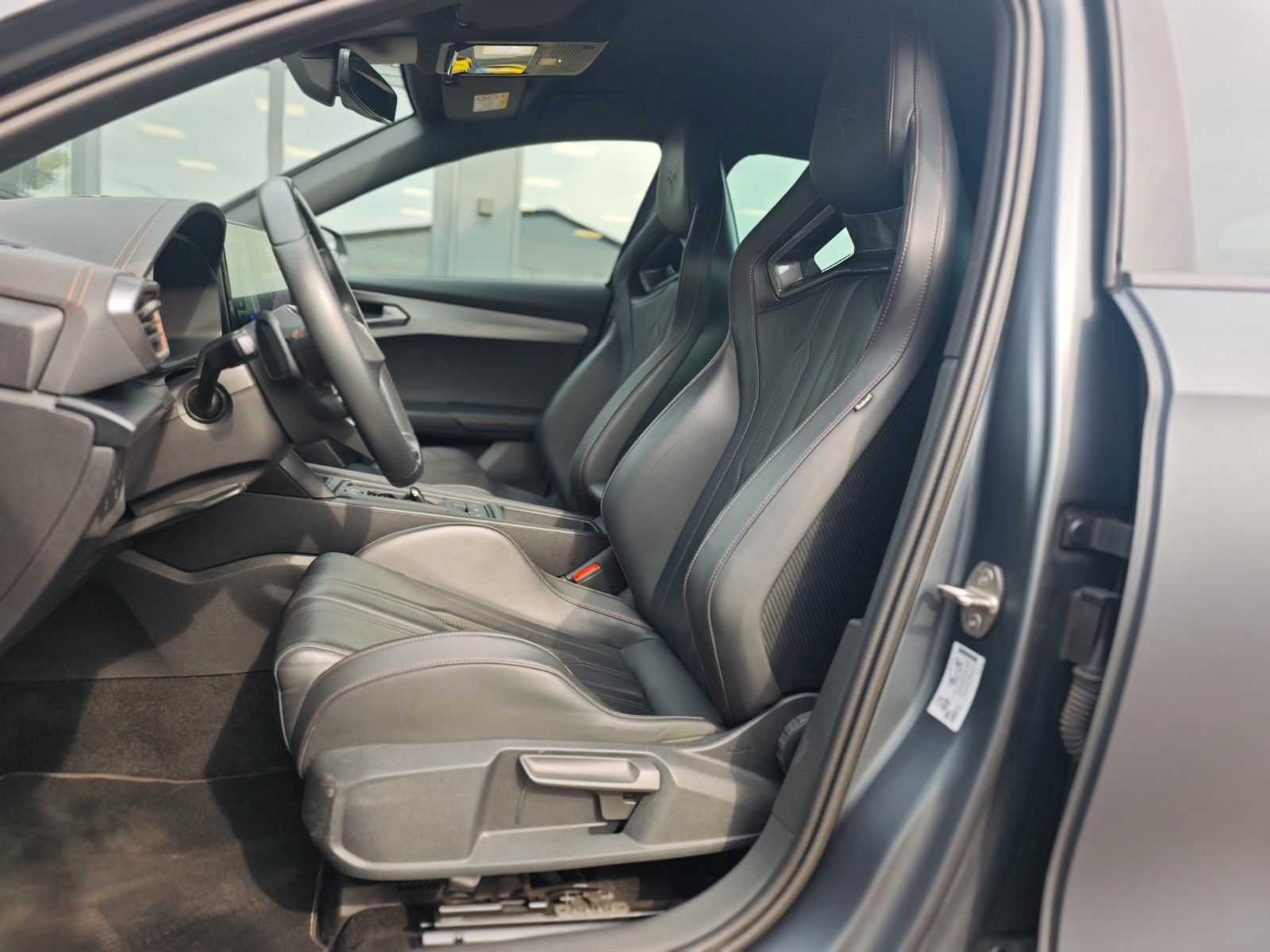 Fahrzeugabbildung CUPRA FORMENTOR VZ5 4DRIVE*MAGNE TECH MATT*1.HD*SCHALE