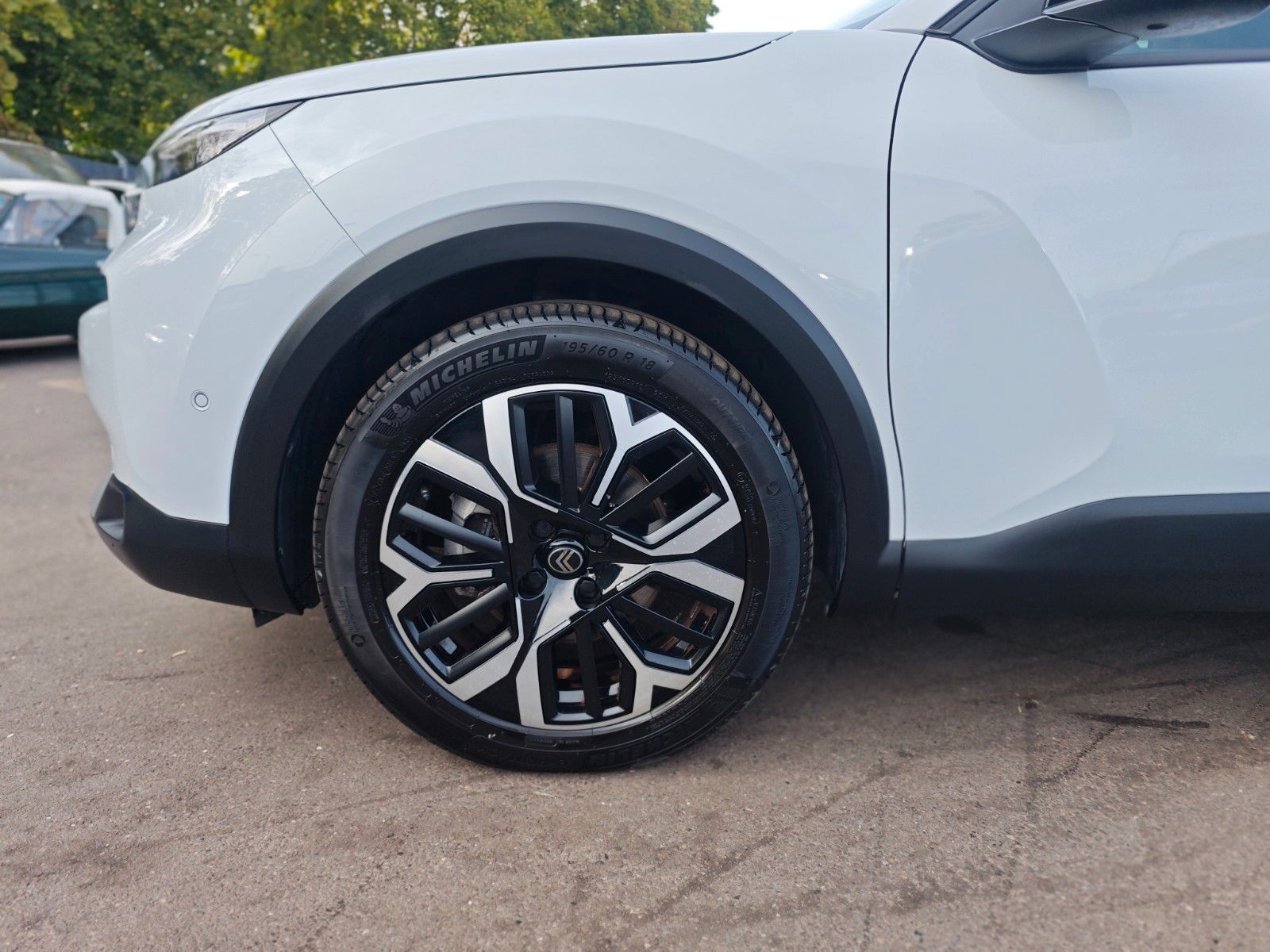 Fahrzeugabbildung Citroën C4 LIM. MAX*VOLL LED*AHK*ACC*KAMERA*NAVI*