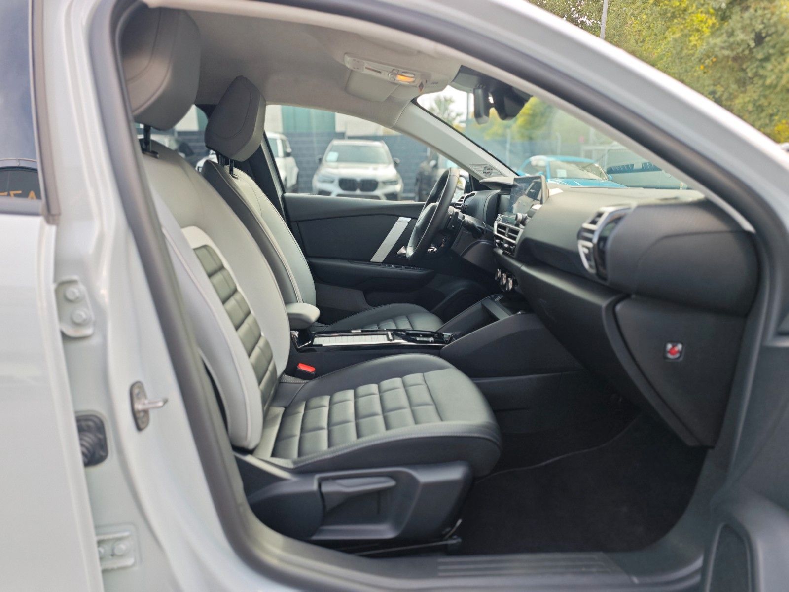 Fahrzeugabbildung Citroën C4 LIM. MAX*VOLL LED*AHK*ACC*KAMERA*NAVI*