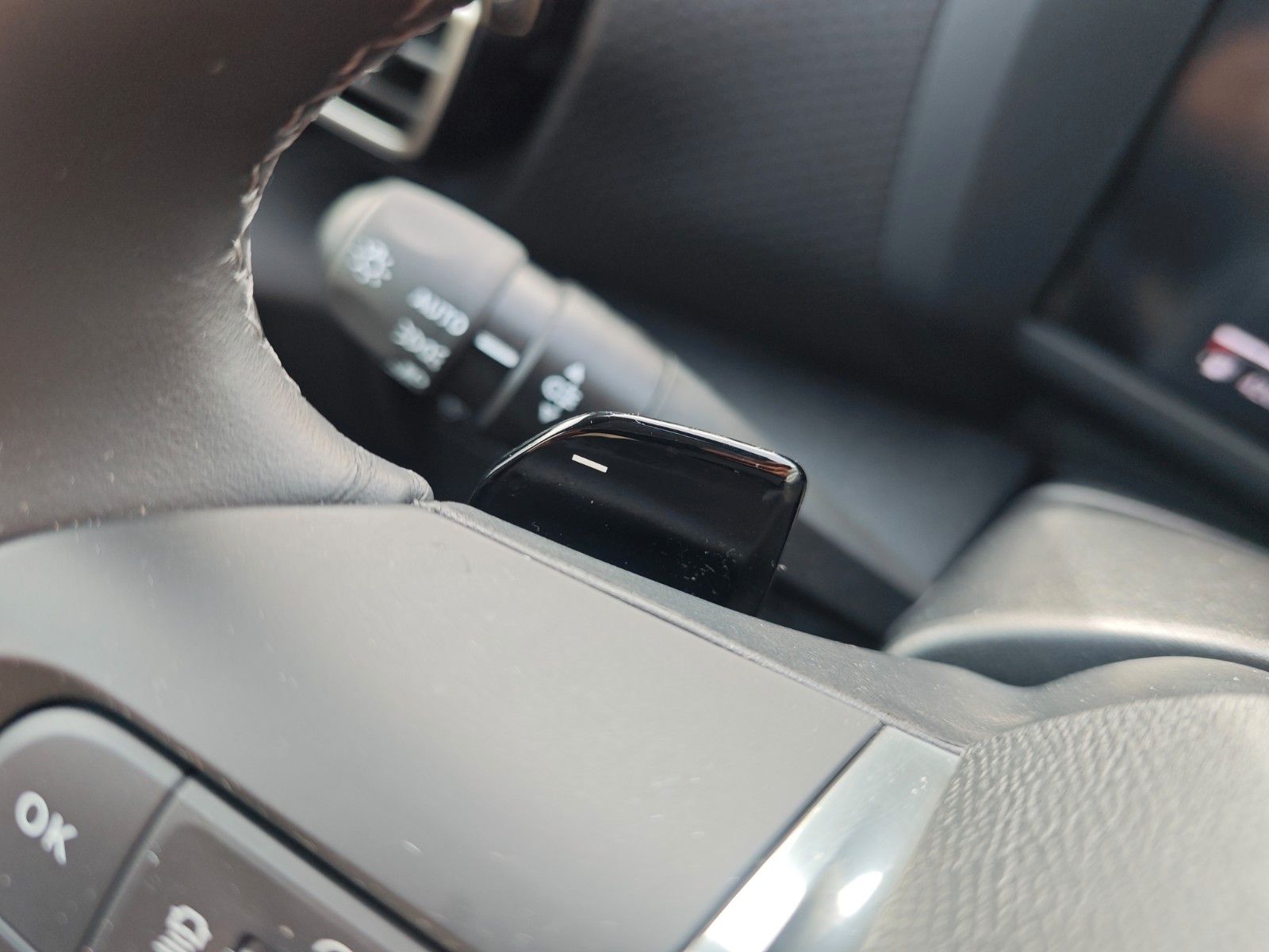 Fahrzeugabbildung Citroën C4 LIM. MAX*VOLL LED*AHK*ACC*KAMERA*NAVI*