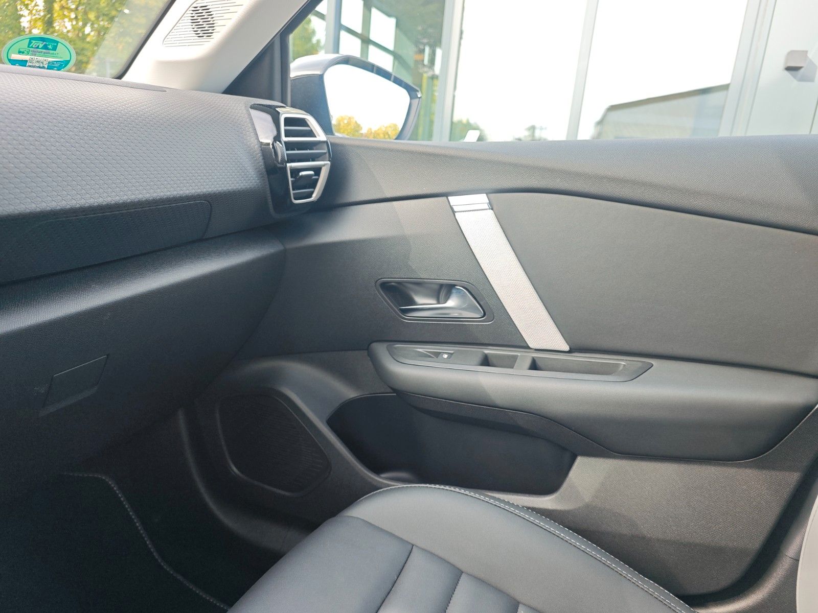 Fahrzeugabbildung Citroën C4 LIM. MAX*VOLL LED*AHK*ACC*KAMERA*NAVI*