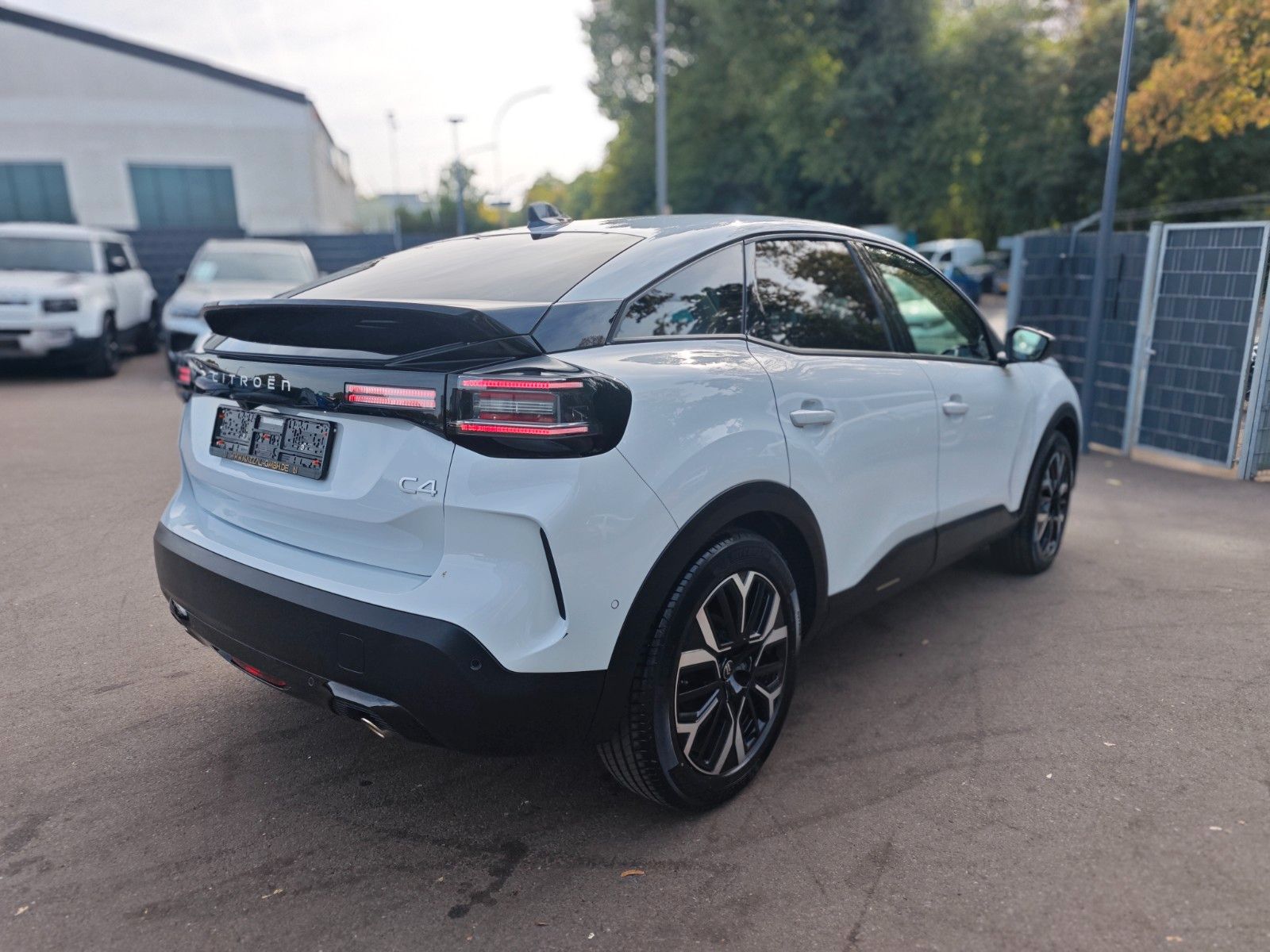 Fahrzeugabbildung Citroën C4 LIM. MAX*VOLL LED*AHK*ACC*KAMERA*NAVI*