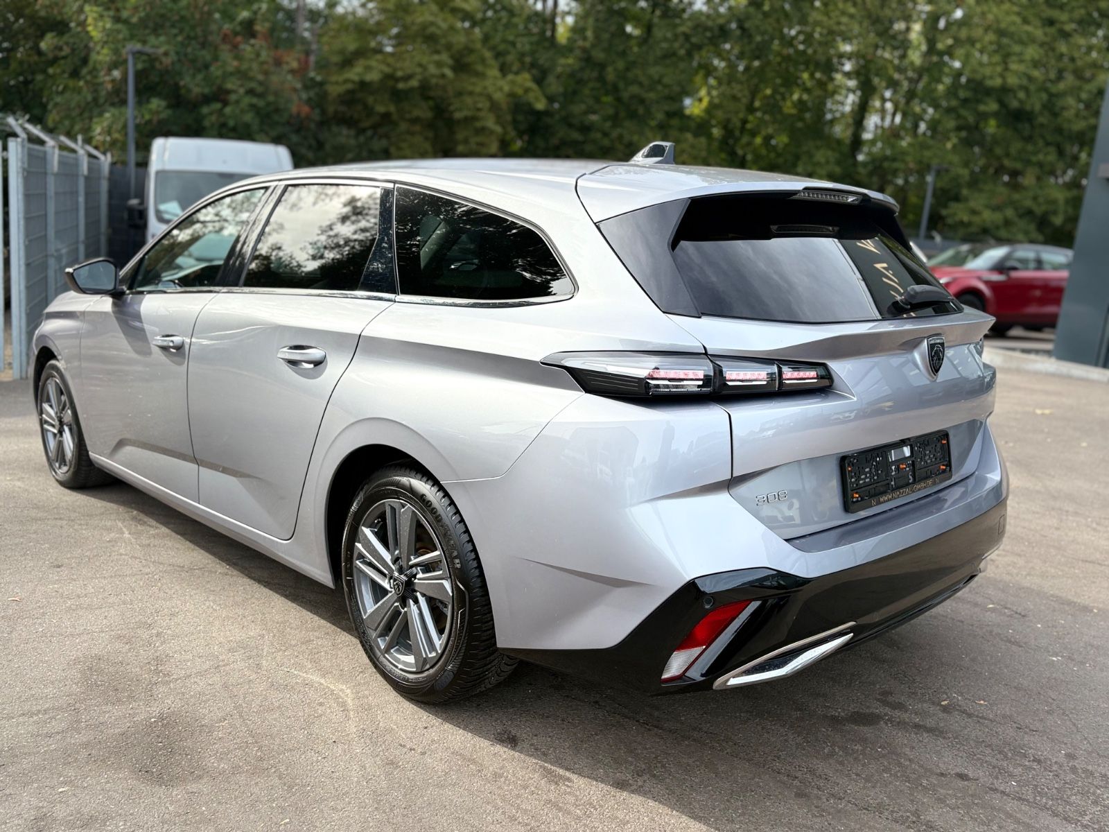 Fahrzeugabbildung Peugeot 308 SW ALLURE *SHZ*TEILLEDER*VIRTUELL*NAVI*LED*