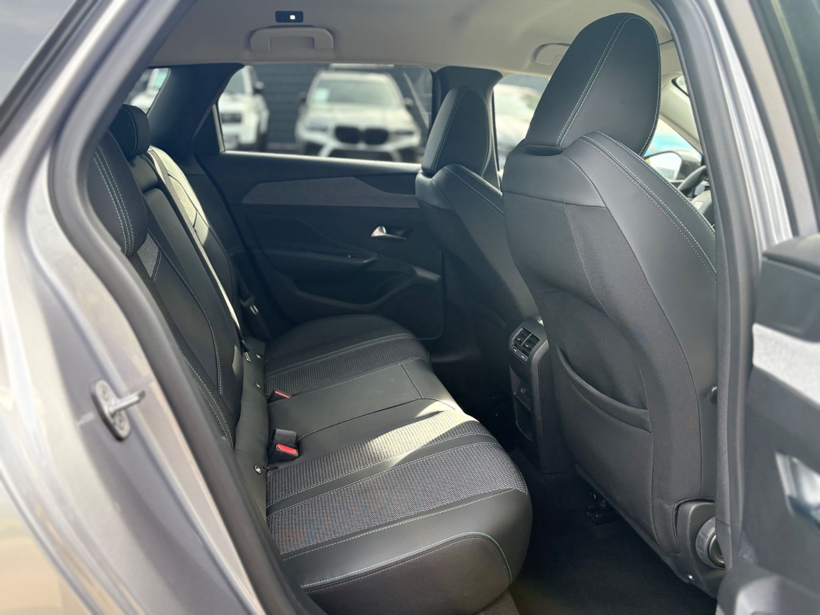 Fahrzeugabbildung Peugeot 308 SW ALLURE *SHZ*TEILLEDER*VIRTUELL*NAVI*LED*