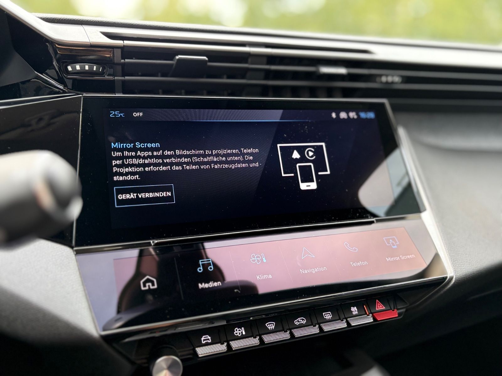 Fahrzeugabbildung Peugeot 308 SW ALLURE *SHZ*TEILLEDER*VIRTUELL*NAVI*LED*