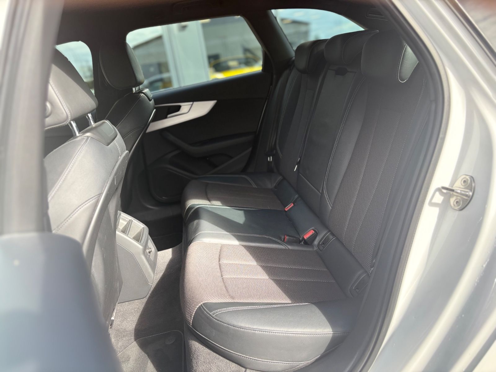 Fahrzeugabbildung Audi A4 AVANT 40 TDI QUATTRO S-LINE *KAM*NAVI*LED*