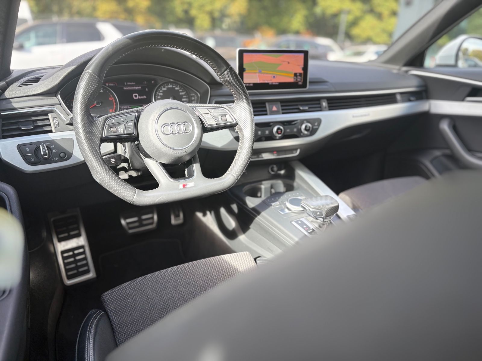 Fahrzeugabbildung Audi A4 AVANT 40 TDI QUATTRO S-LINE *KAM*NAVI*LED*