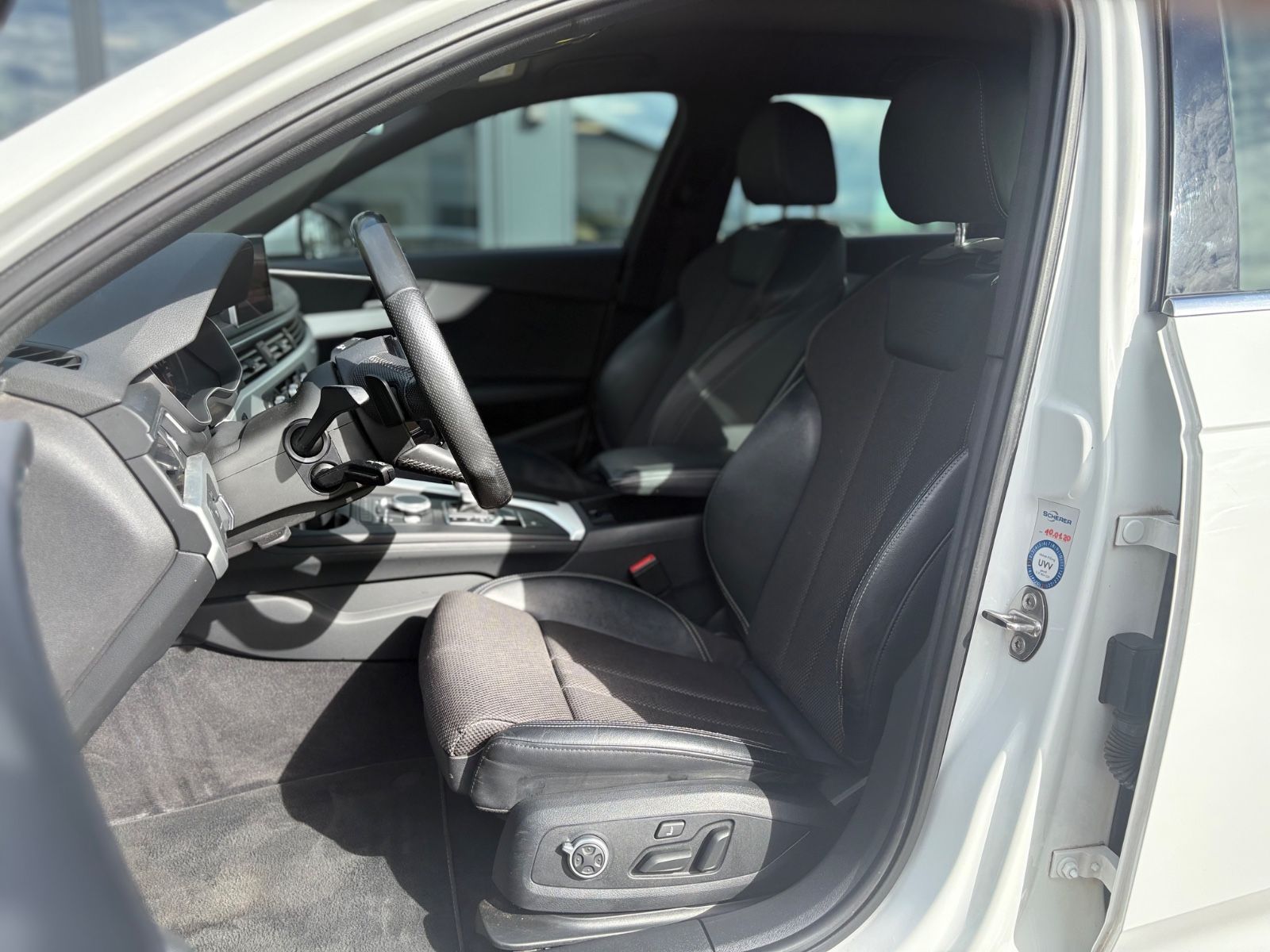 Fahrzeugabbildung Audi A4 AVANT 40 TDI QUATTRO S-LINE *KAM*NAVI*LED*