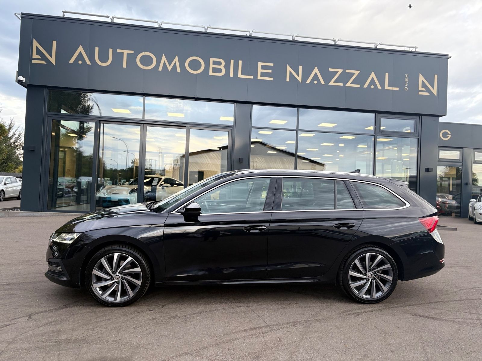 Fahrzeugabbildung SKODA Octavia 2.0 TDI DSG 4x4 COMBI*SPORTLINE*PANO*LED