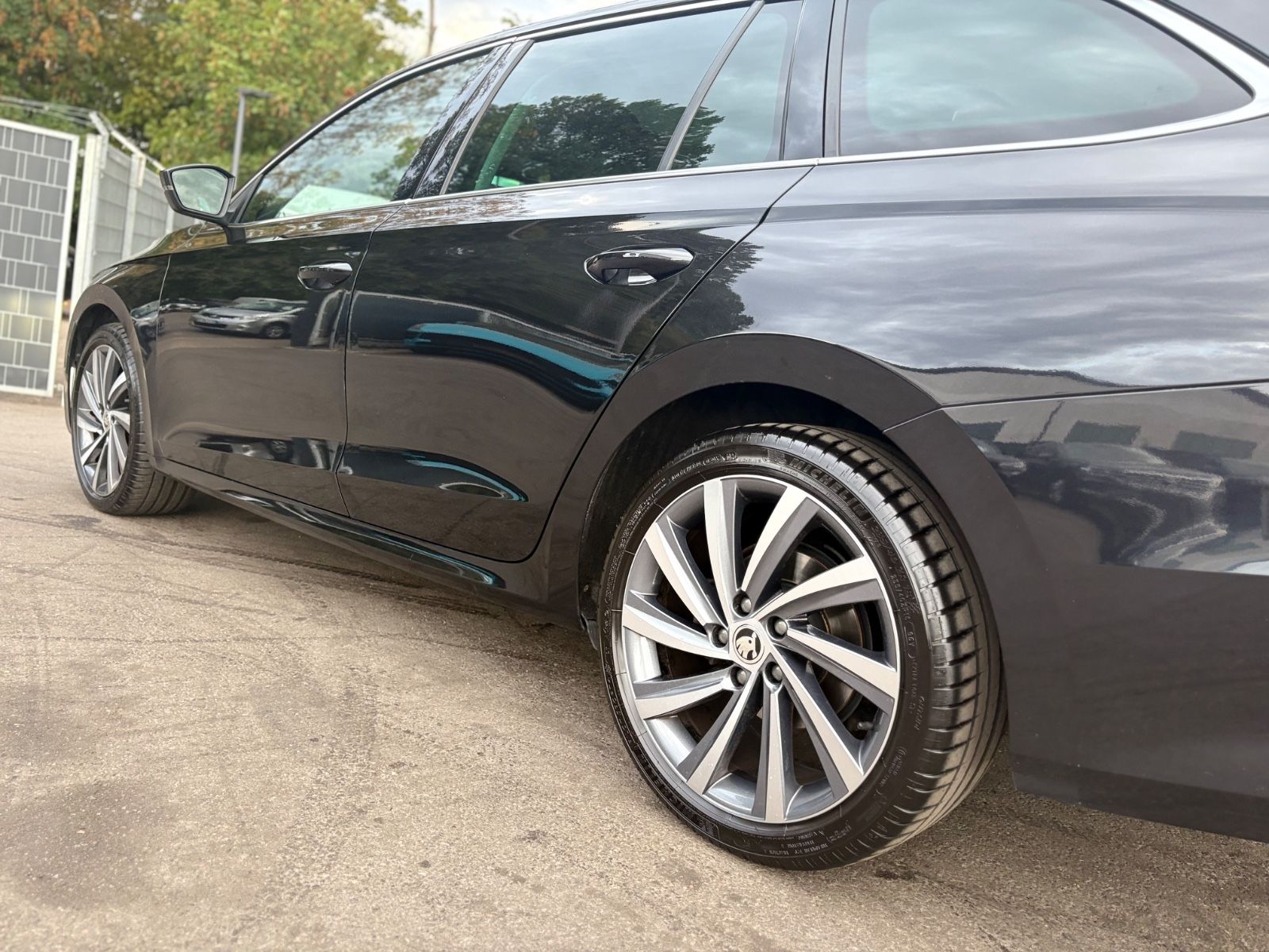 Fahrzeugabbildung SKODA Octavia 2.0 TDI DSG 4x4 COMBI*SPORTLINE*PANO*LED