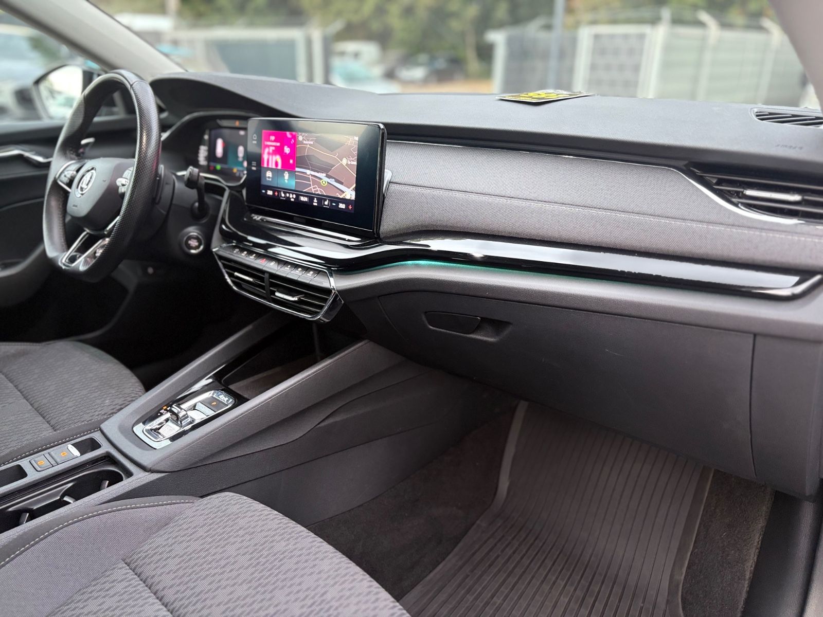 Fahrzeugabbildung SKODA Octavia 2.0 TDI DSG 4x4 COMBI*SPORTLINE*PANO*LED