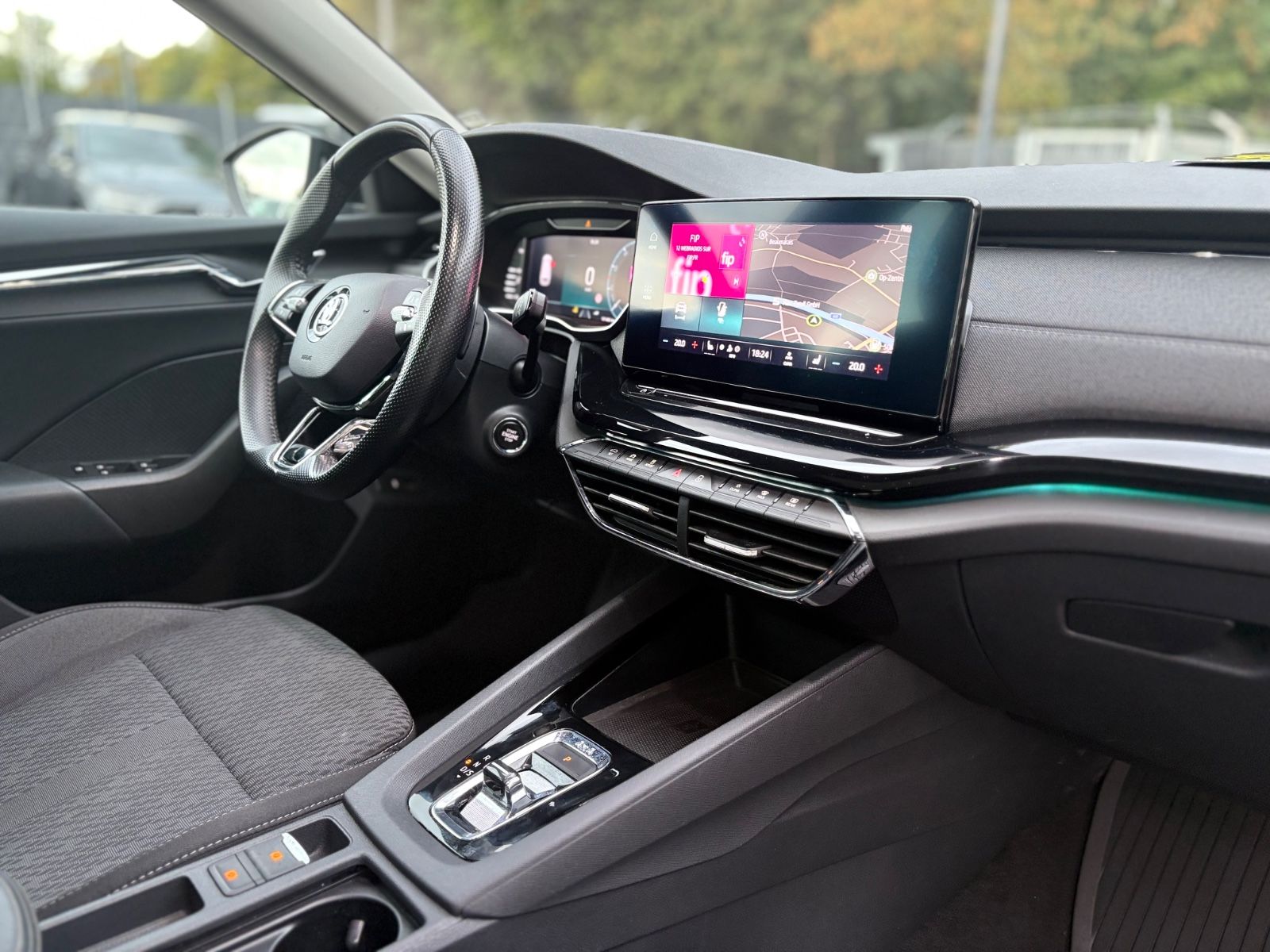 Fahrzeugabbildung SKODA Octavia 2.0 TDI DSG 4x4 COMBI*SPORTLINE*PANO*LED