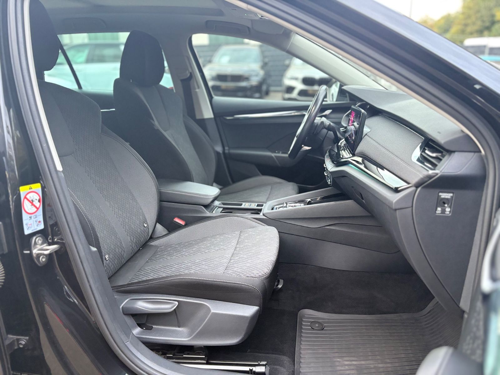 Fahrzeugabbildung SKODA Octavia 2.0 TDI DSG 4x4 COMBI*SPORTLINE*PANO*LED
