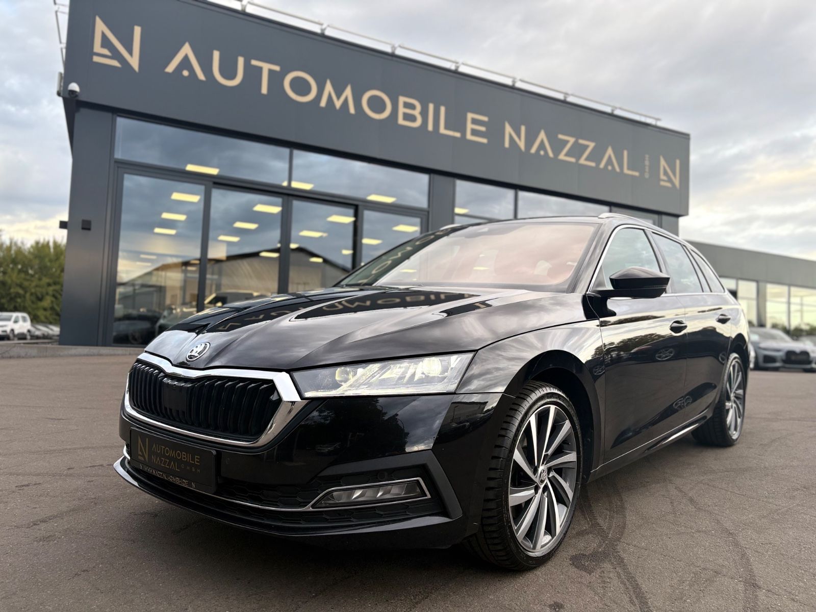 Fahrzeugabbildung SKODA Octavia 2.0 TDI DSG 4x4 COMBI*SPORTLINE*PANO*LED